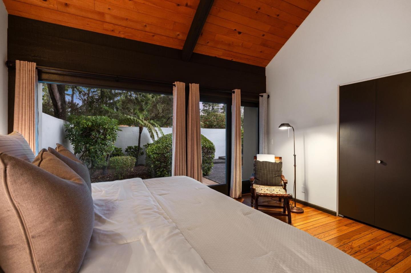 5 Spyglass Woods Drive