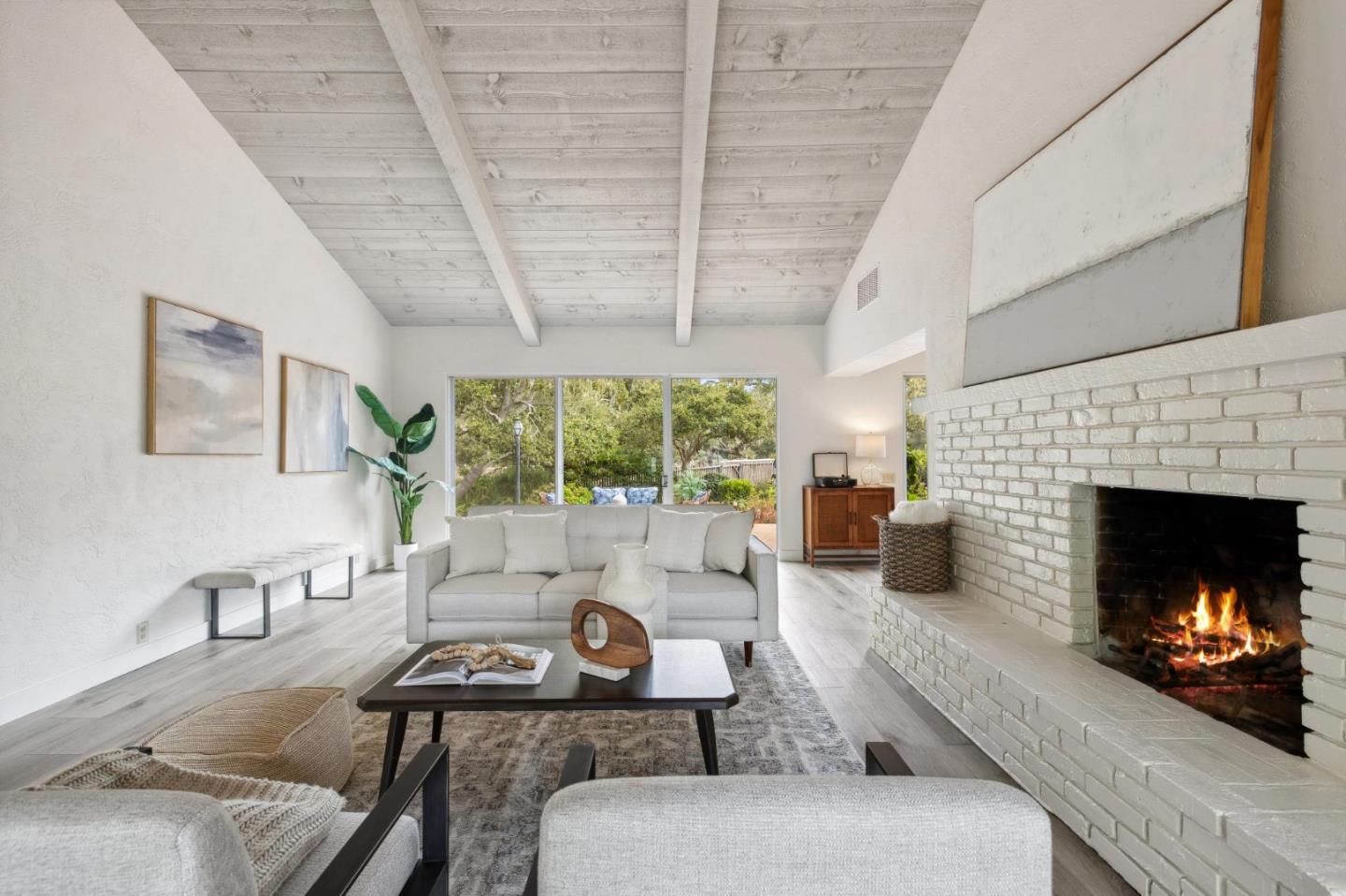 1109 Arroyo DR