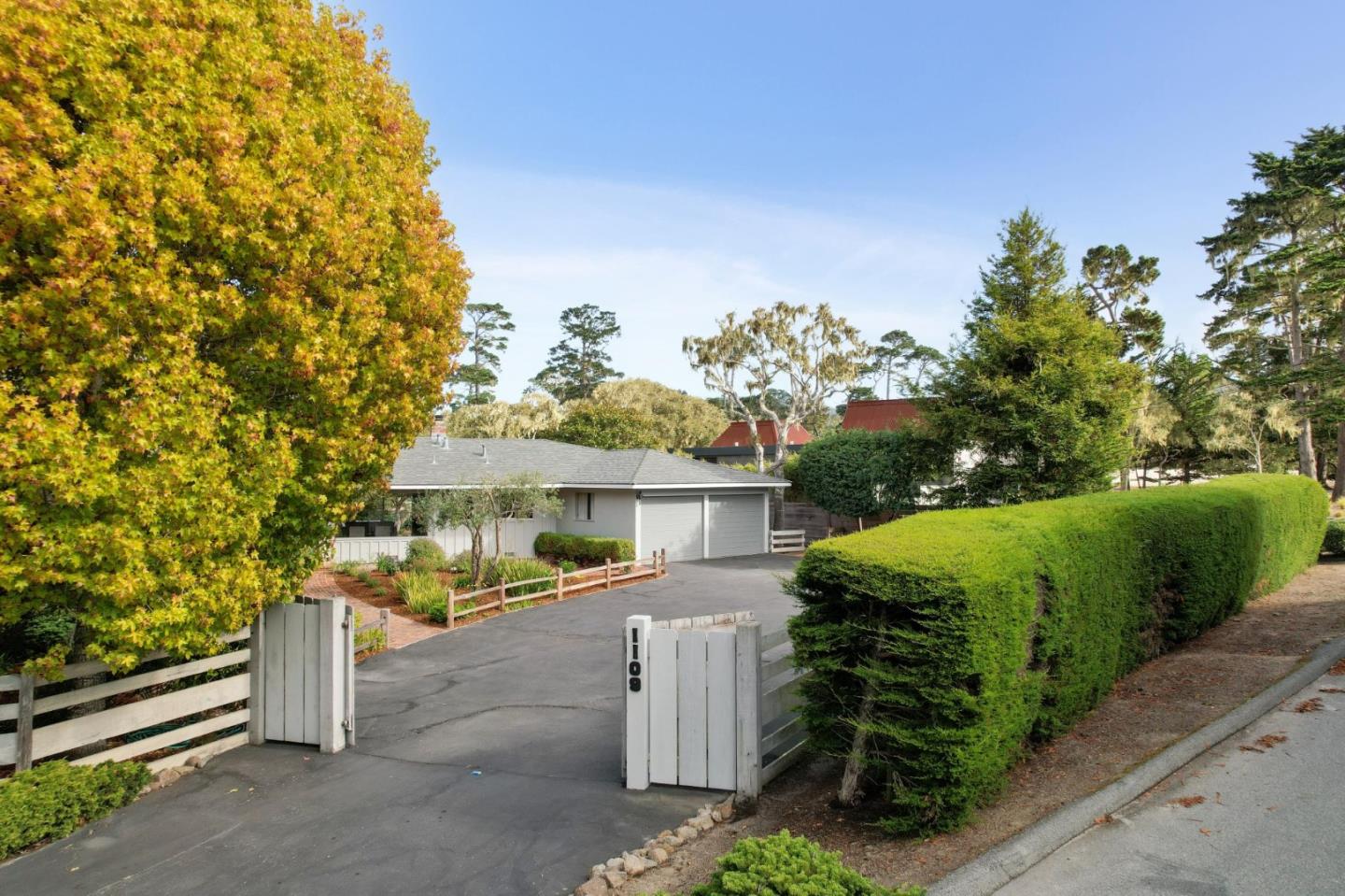 1109 Arroyo DR