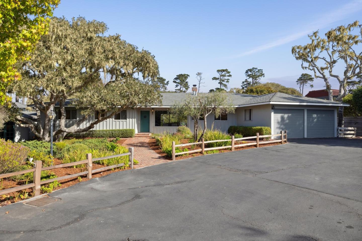 1109 Arroyo DR