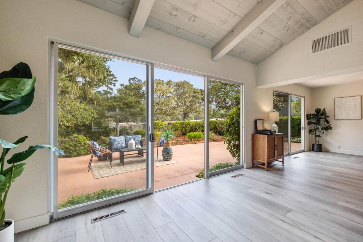 1109 Arroyo DR