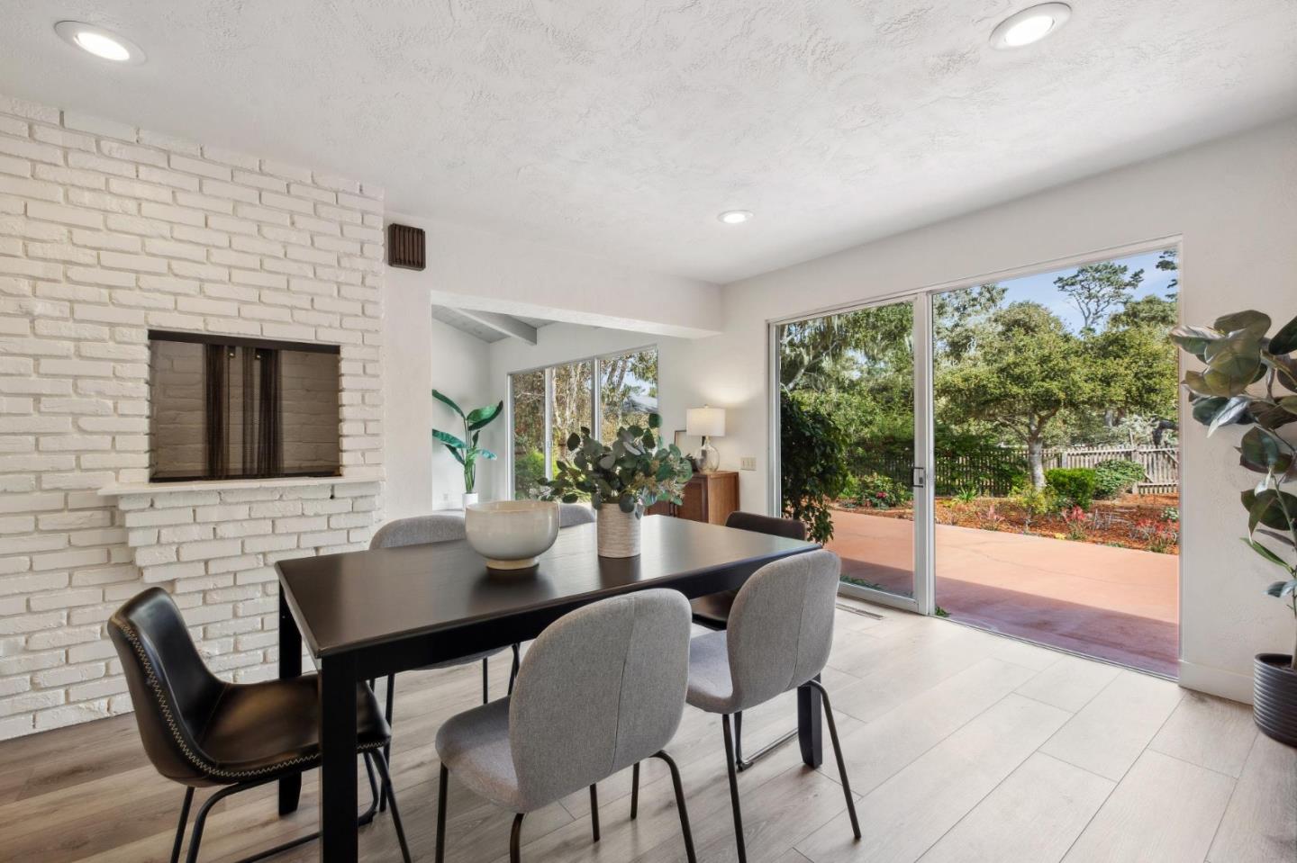1109 Arroyo DR