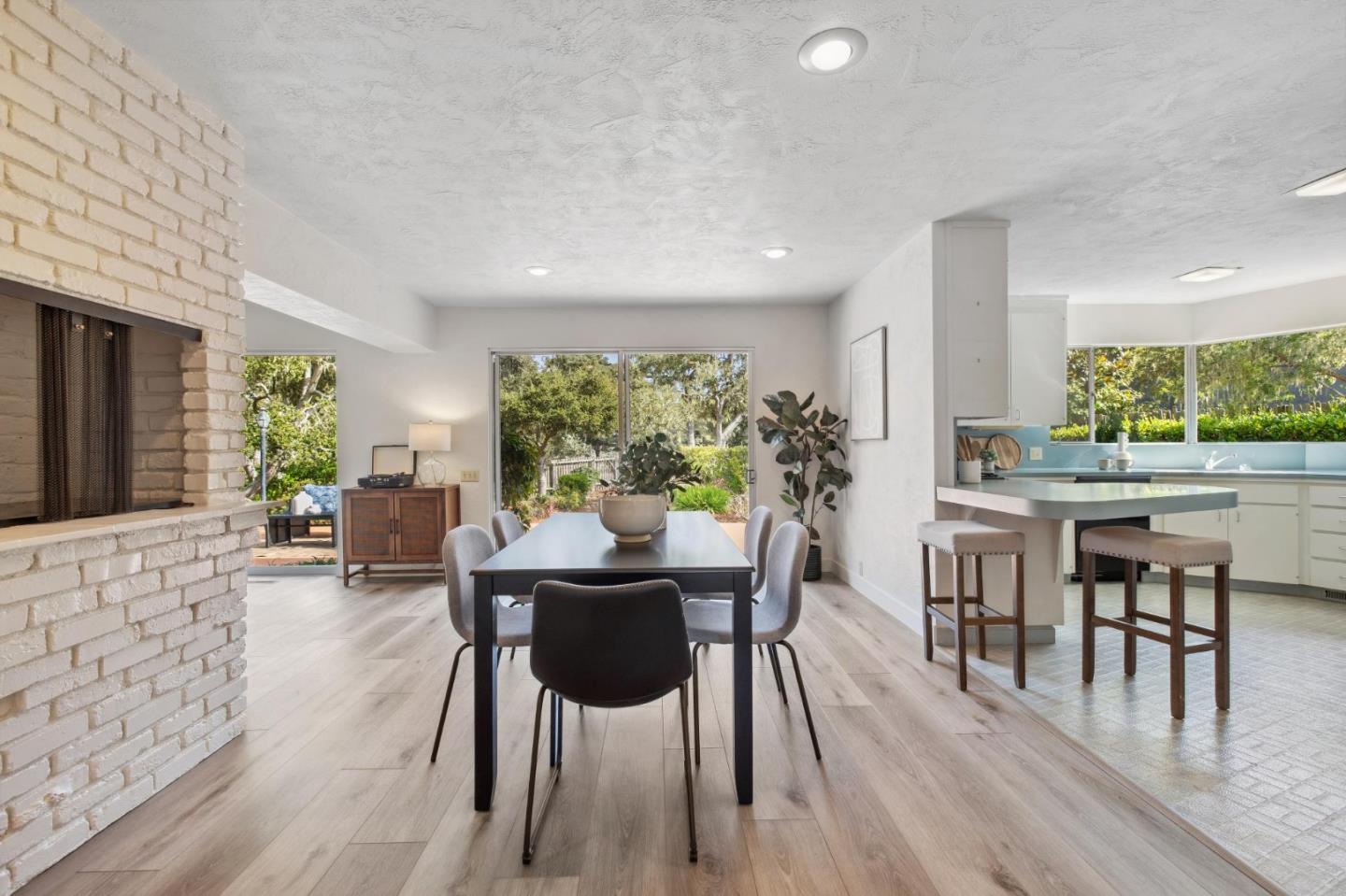 1109 Arroyo DR