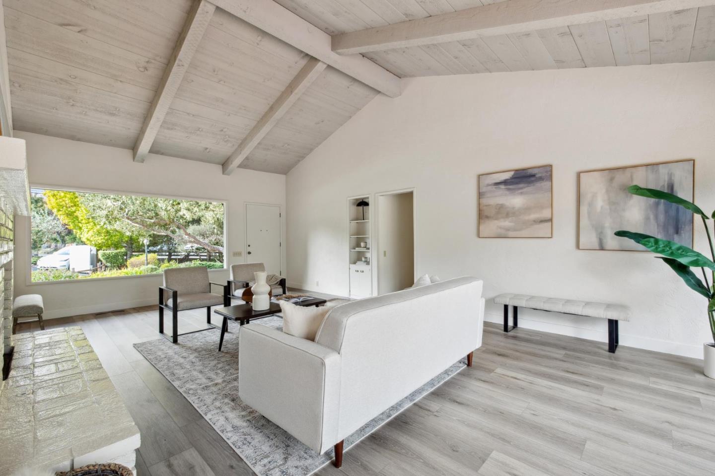 1109 Arroyo DR