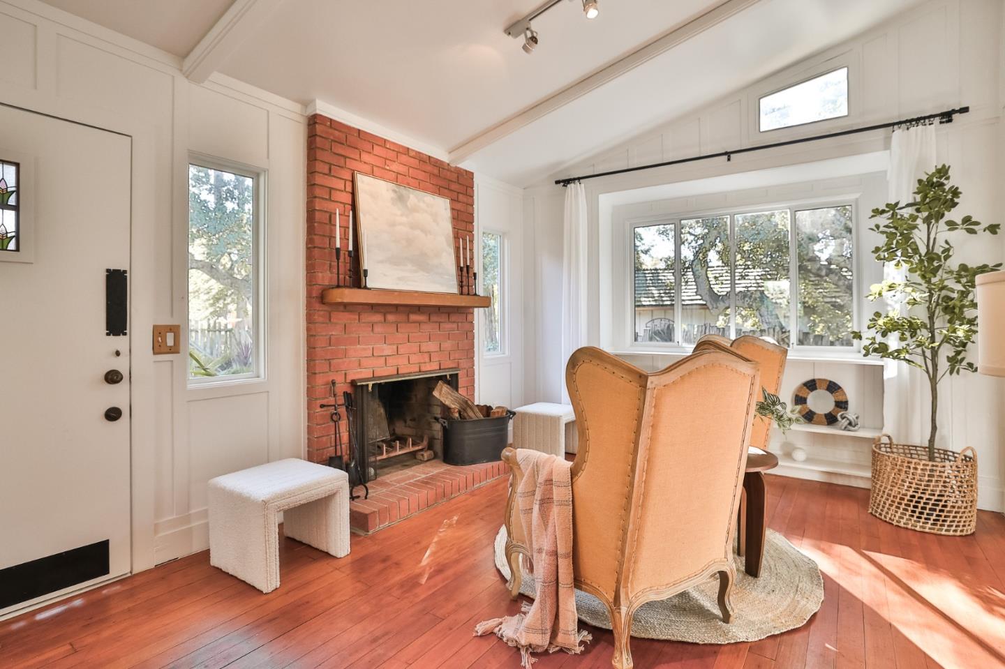 2 SW 10th on Dolores Street