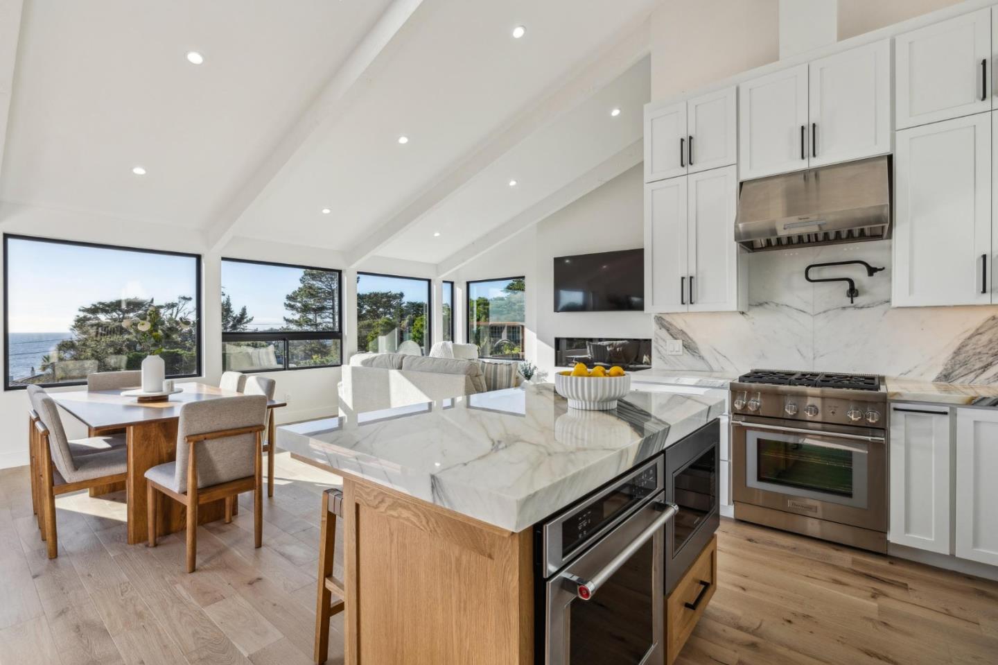 161 Riviera Drive