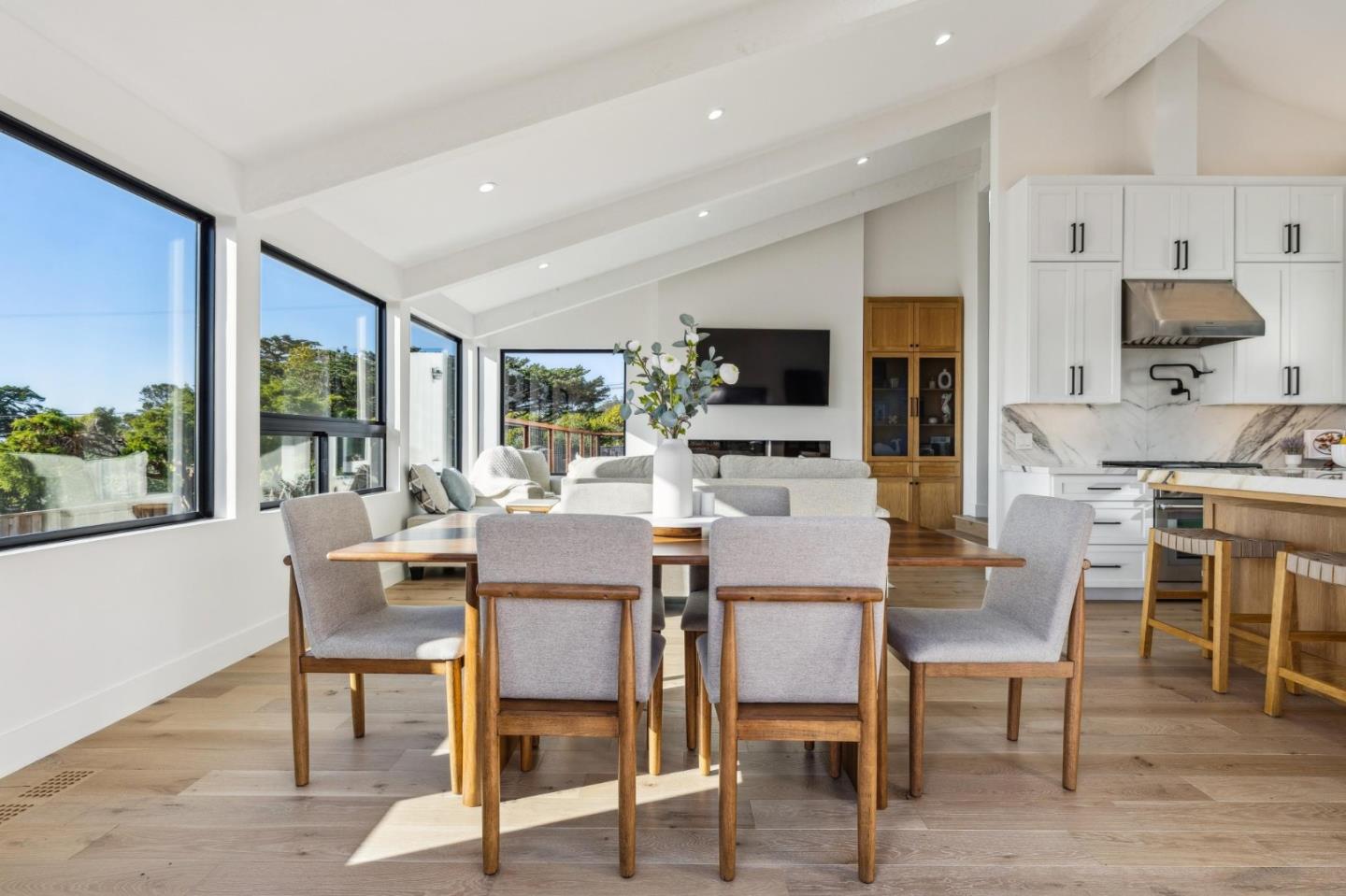 161 Riviera Drive
