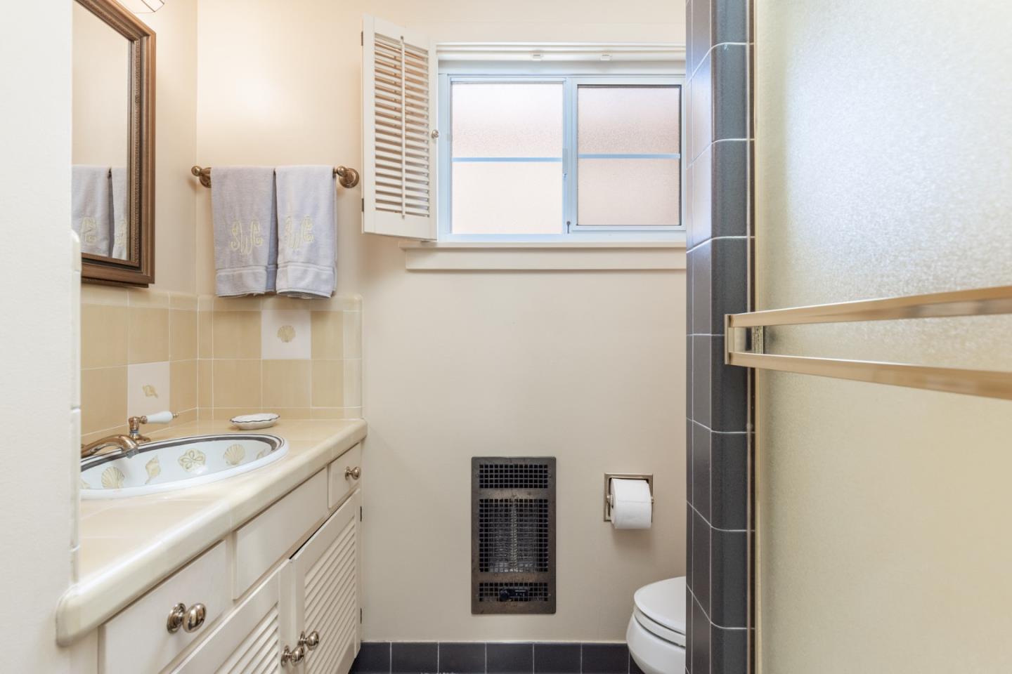 0 Lincoln 3 NW of 11th