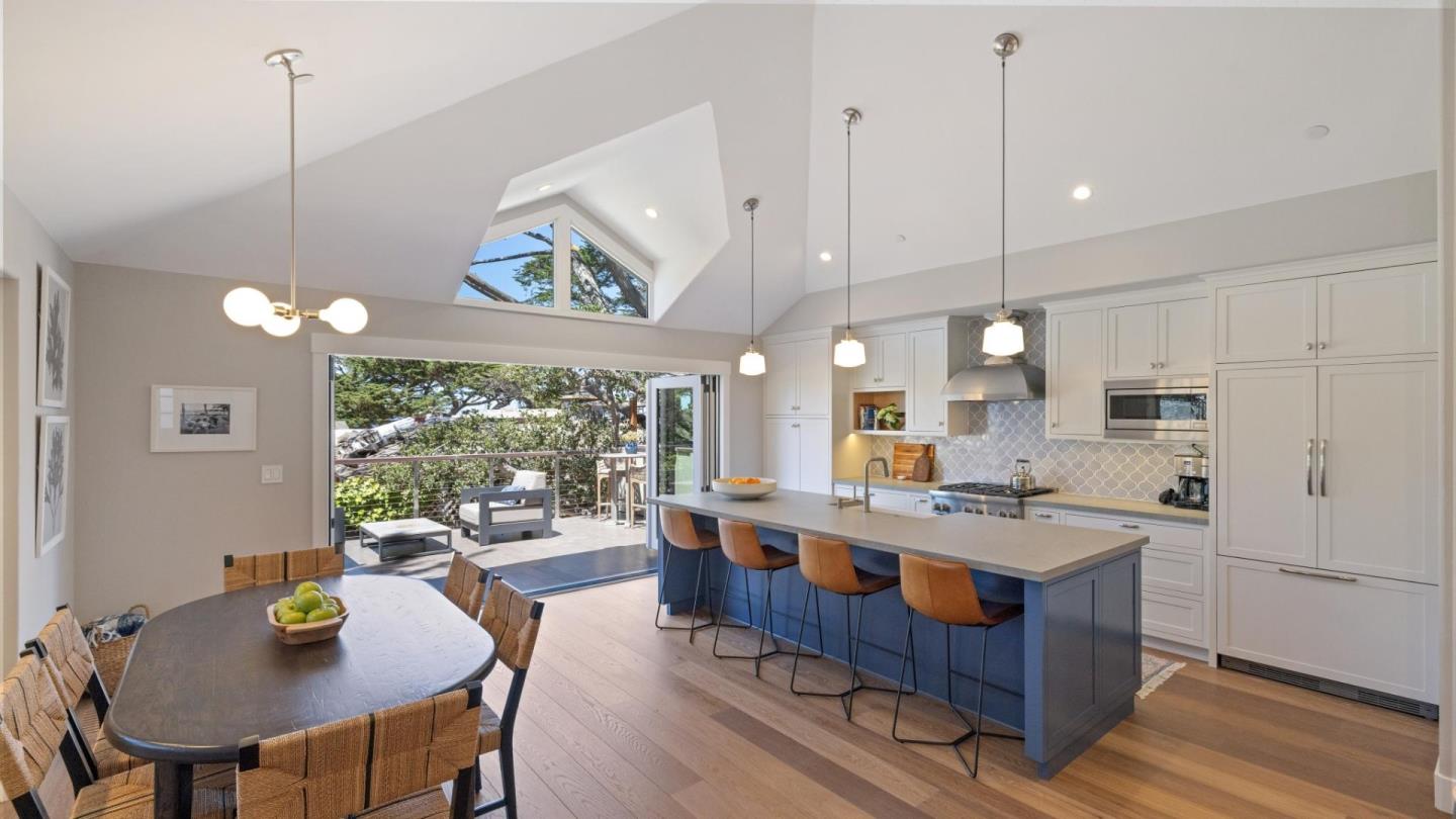 "Pico" by the Sea