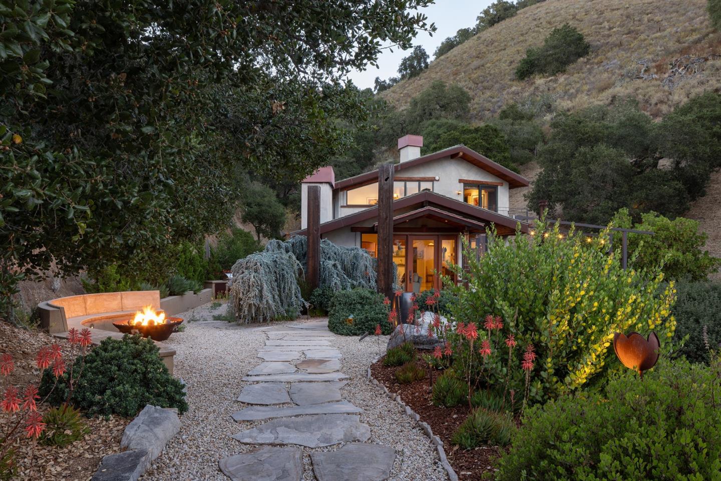 407 El Caminito RD