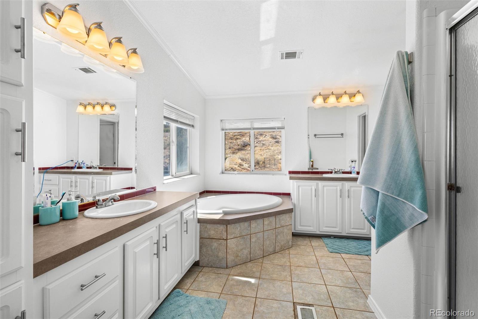 1381 Valley Drive