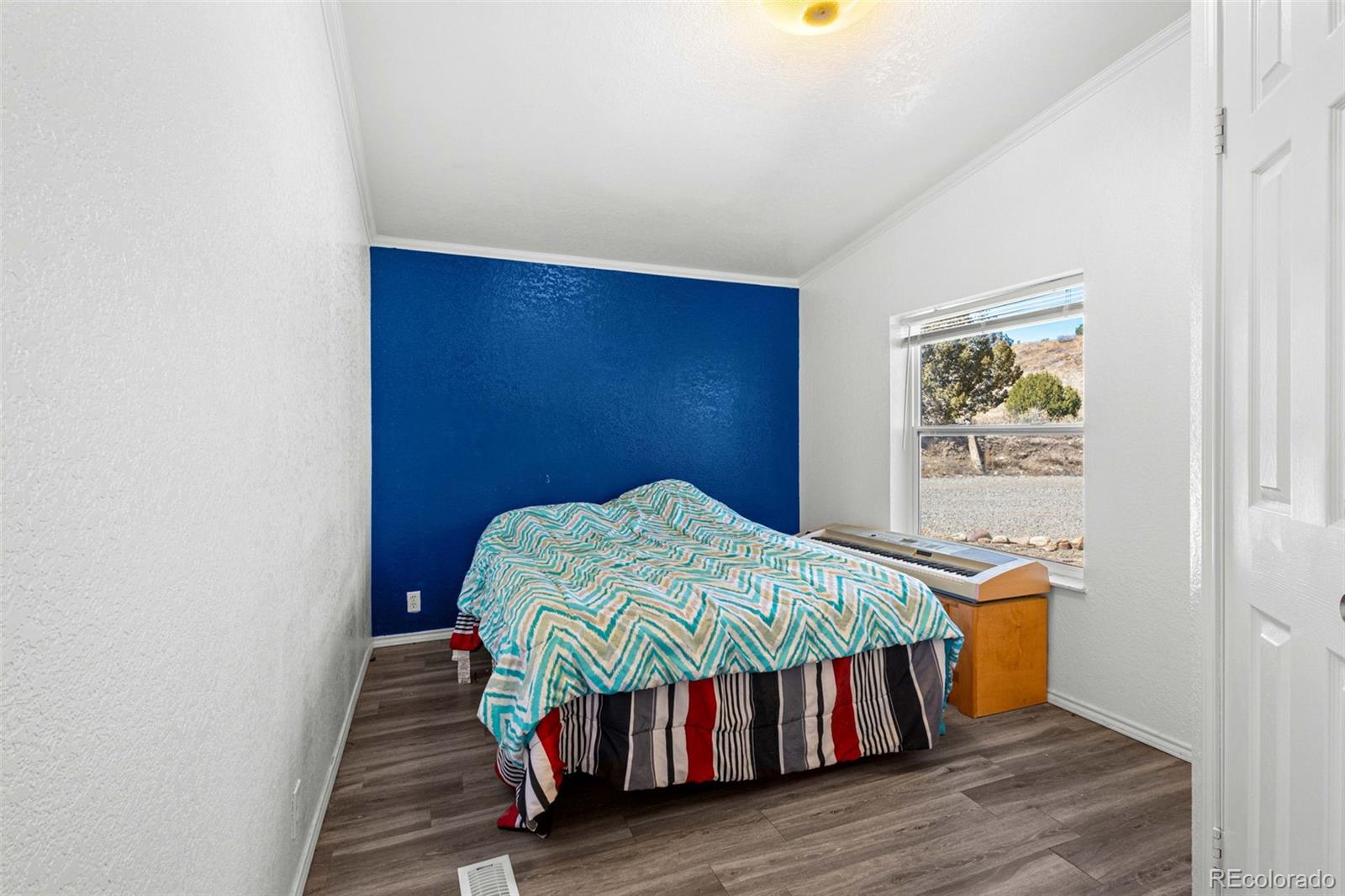 1381 Valley Drive