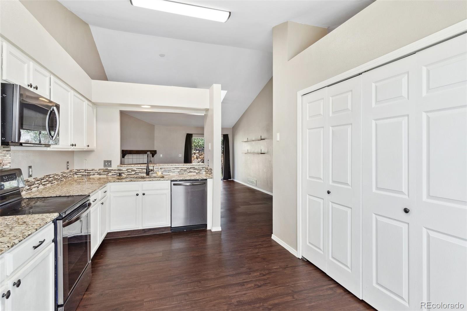 835 Hayloft Lane