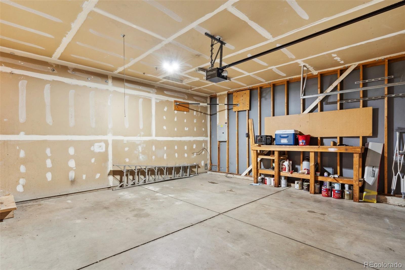 835 Hayloft Lane