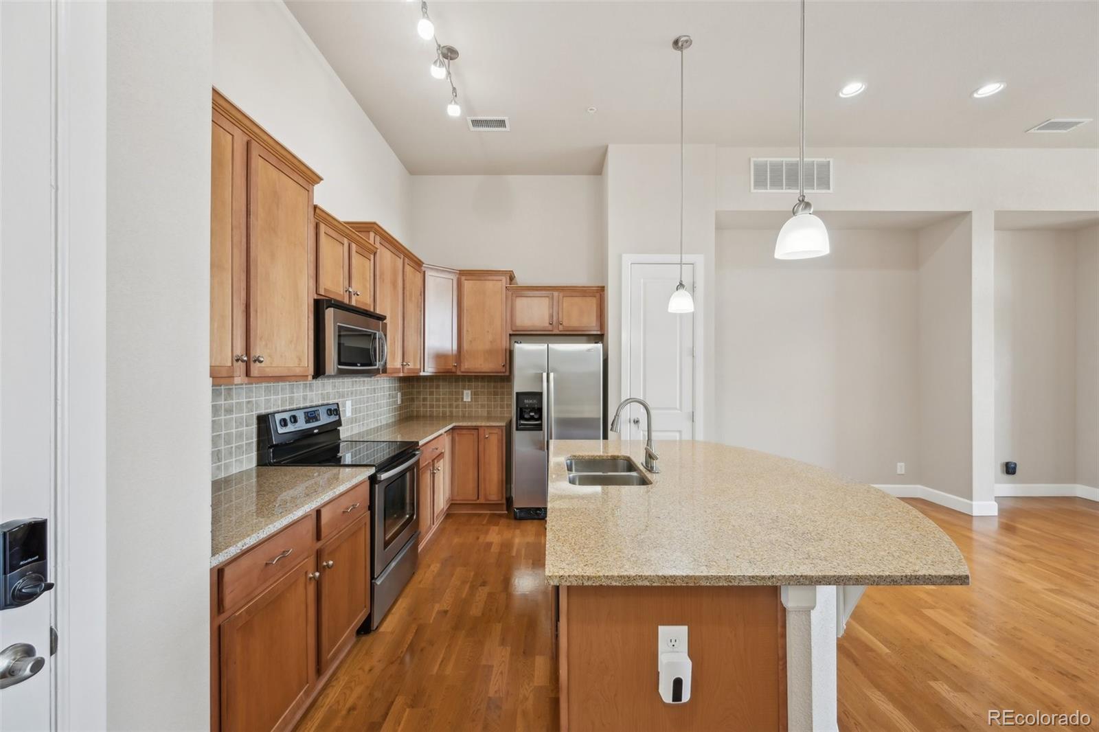 307 Inverness Way S Unit: 307