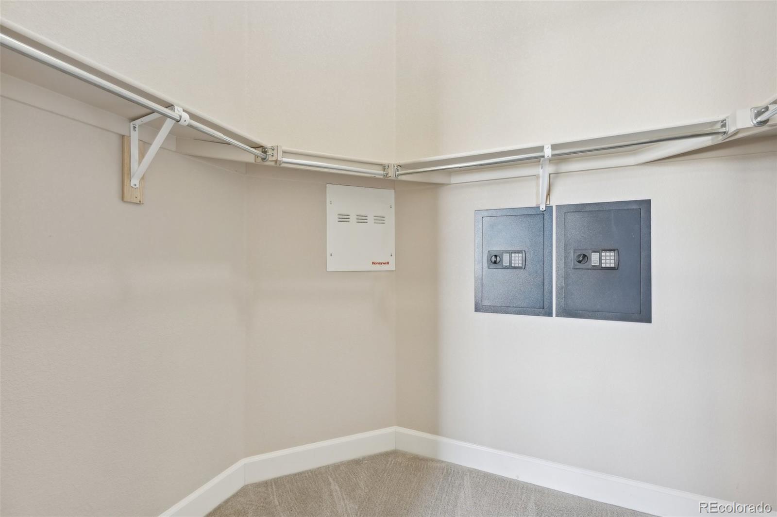307 Inverness Way S Unit: 307