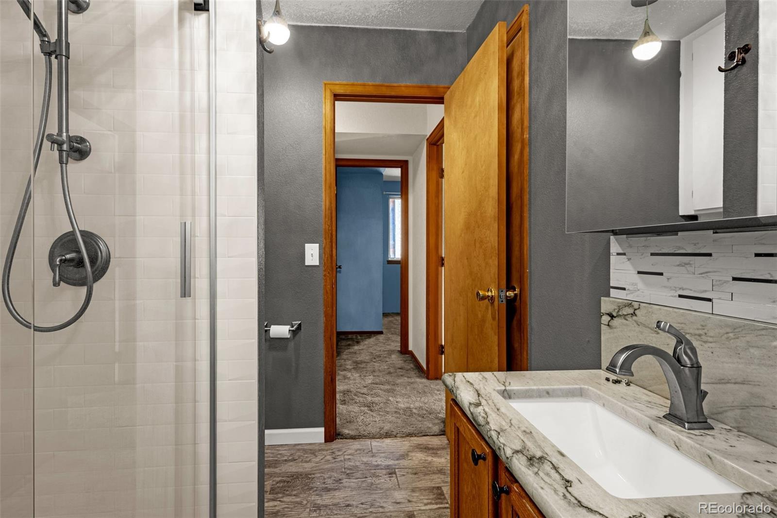 315 E Gunnison Avenue