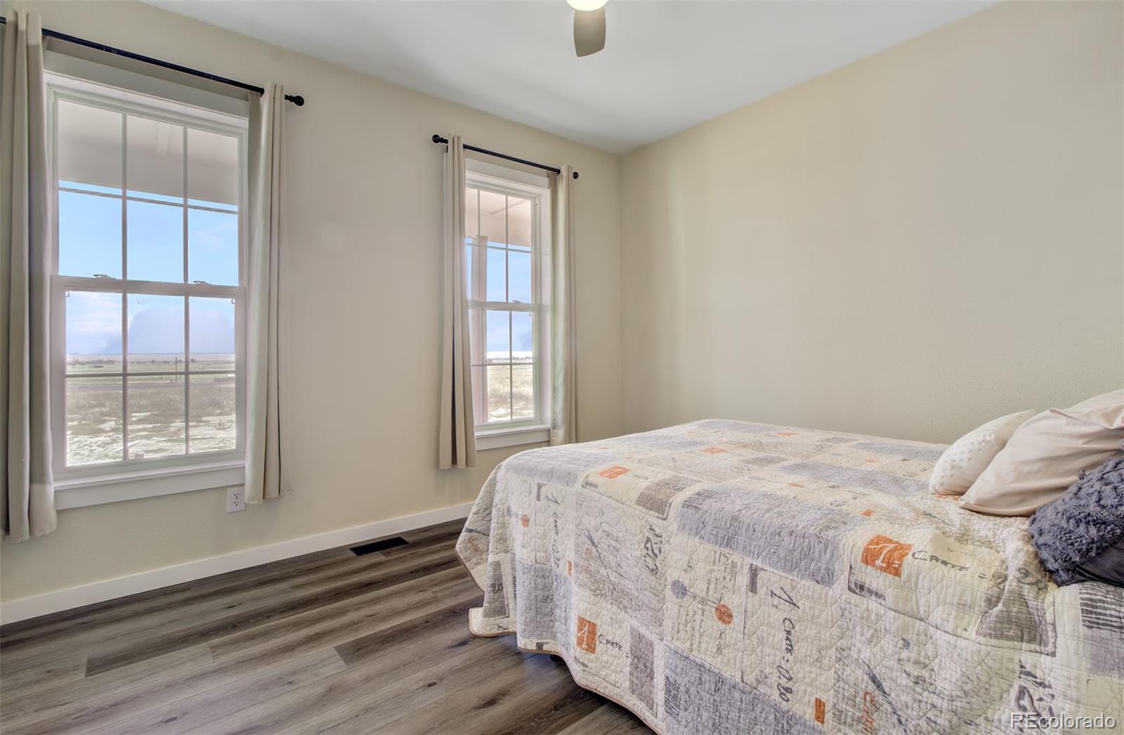 21689 Leona Homestead View