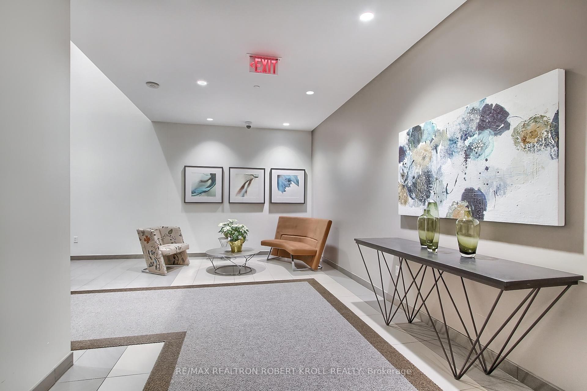 #406 - 55A Avenue Road, Toronto Unit: 406