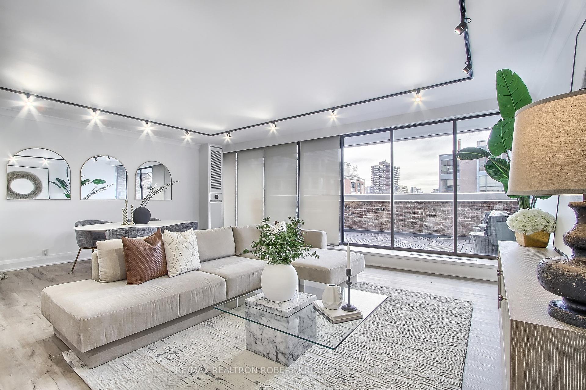 #406 - 55A Avenue Road, Toronto Unit: 406