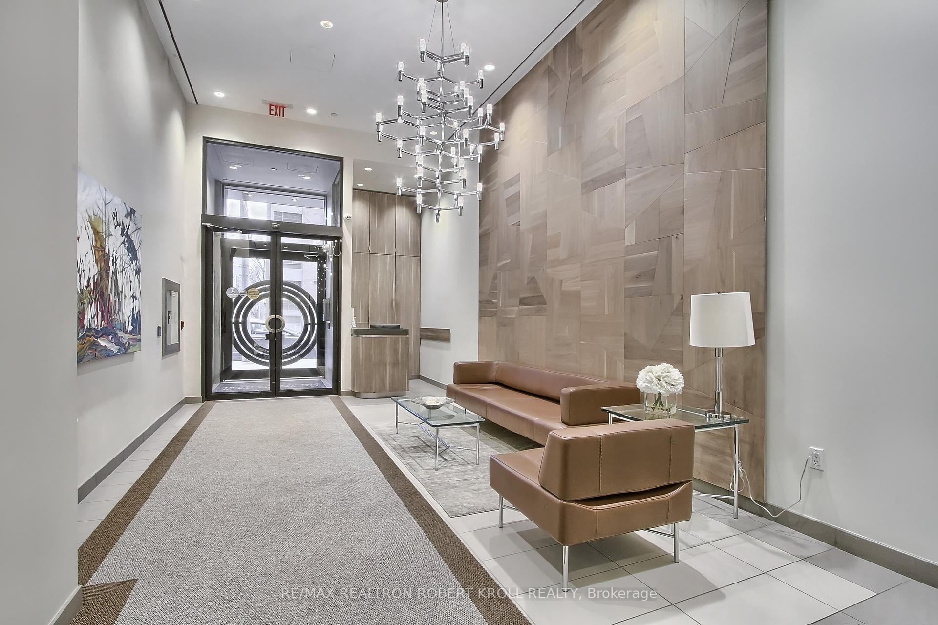 #406 - 55A Avenue Road, Toronto Unit: 406
