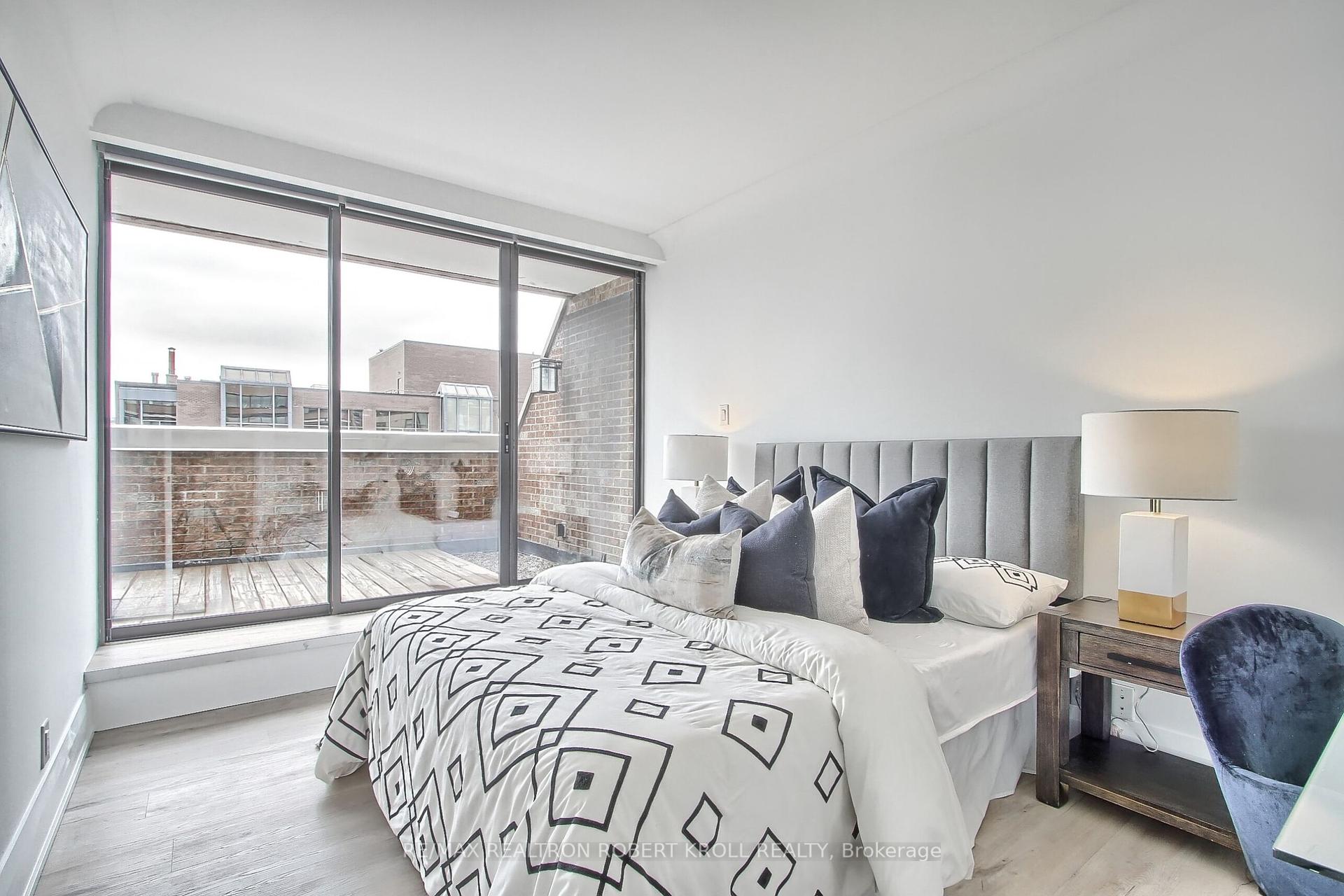 #406 - 55A Avenue Road, Toronto Unit: 406
