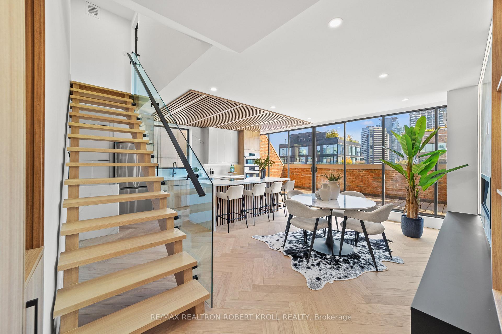 #602 - 55A Avenue Road, Toronto Unit: 602