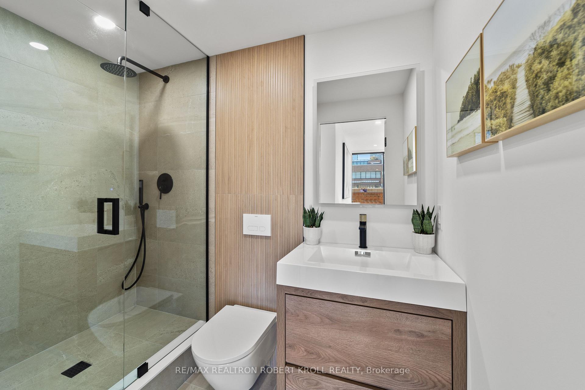 #602 - 55A Avenue Road, Toronto Unit: 602