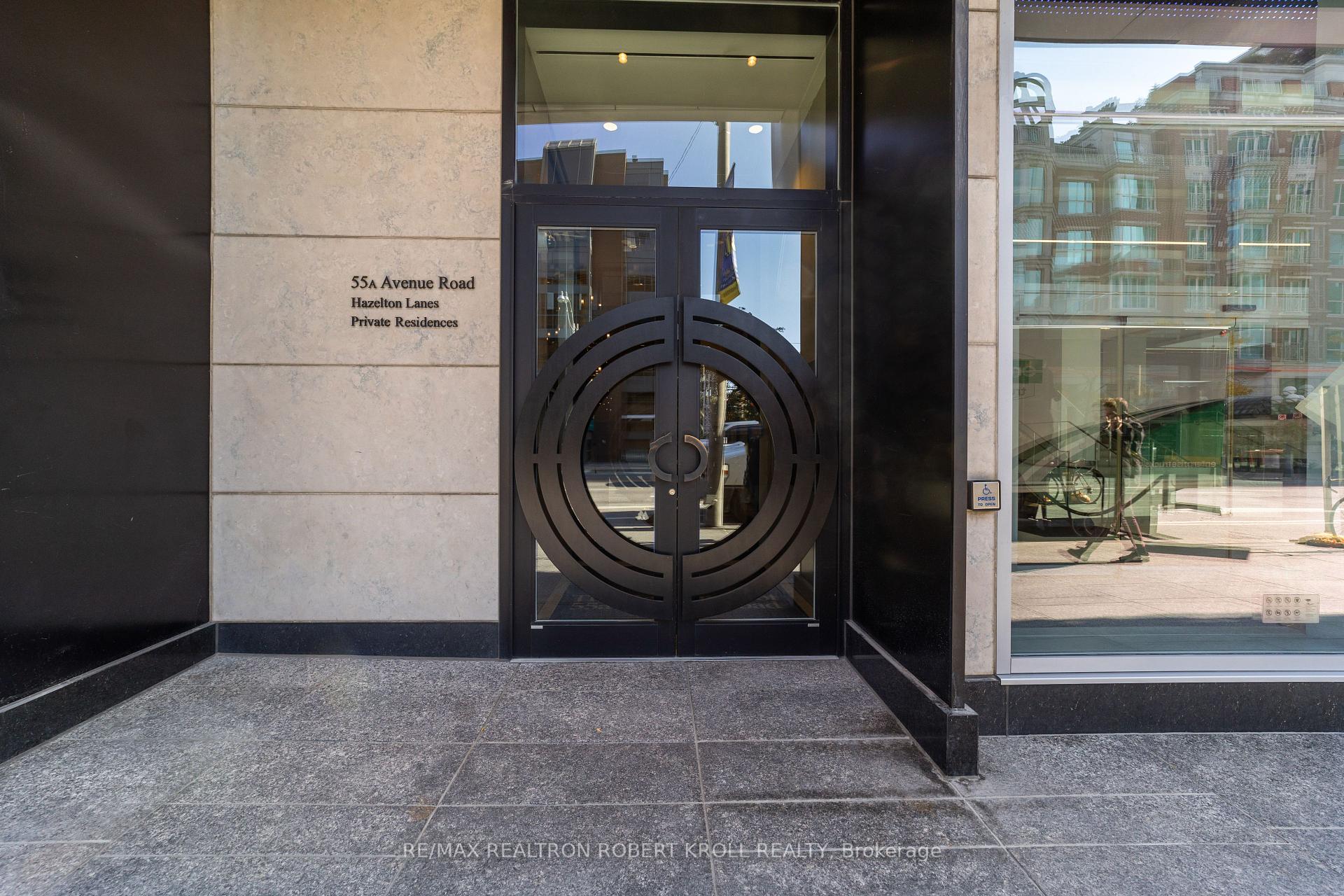 #602 - 55A Avenue Road, Toronto Unit: 602