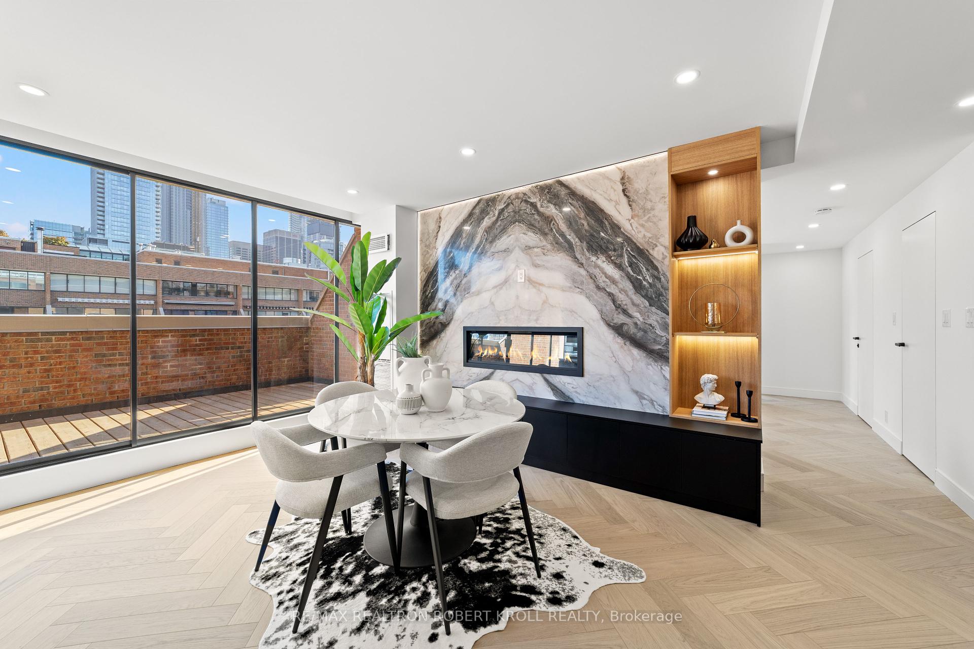 #602 - 55A Avenue Road, Toronto Unit: 602