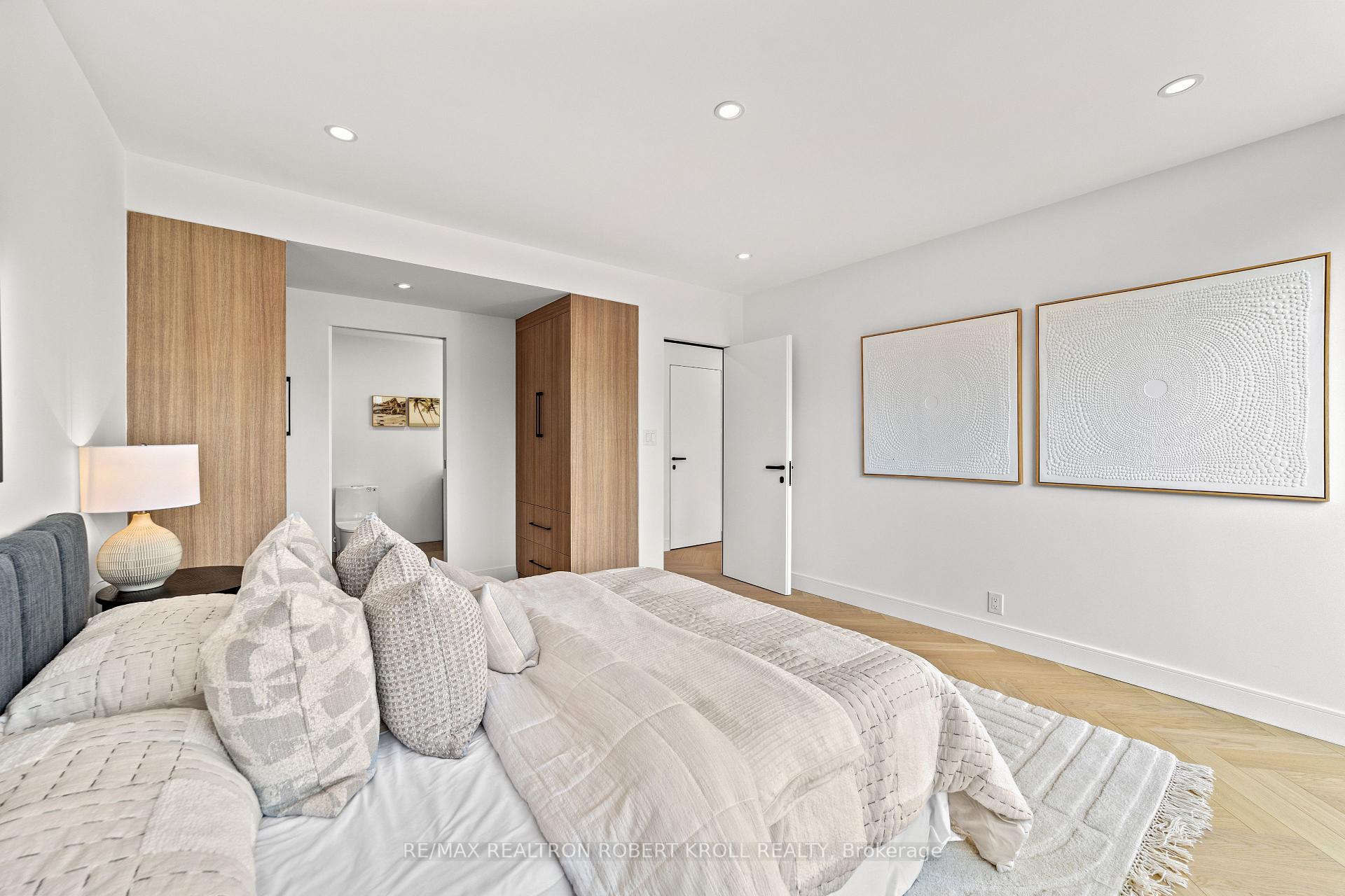 #602 - 55A Avenue Road, Toronto Unit: 602
