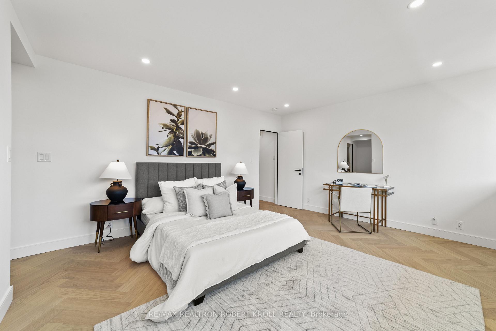 #602 - 55A Avenue Road, Toronto Unit: 602