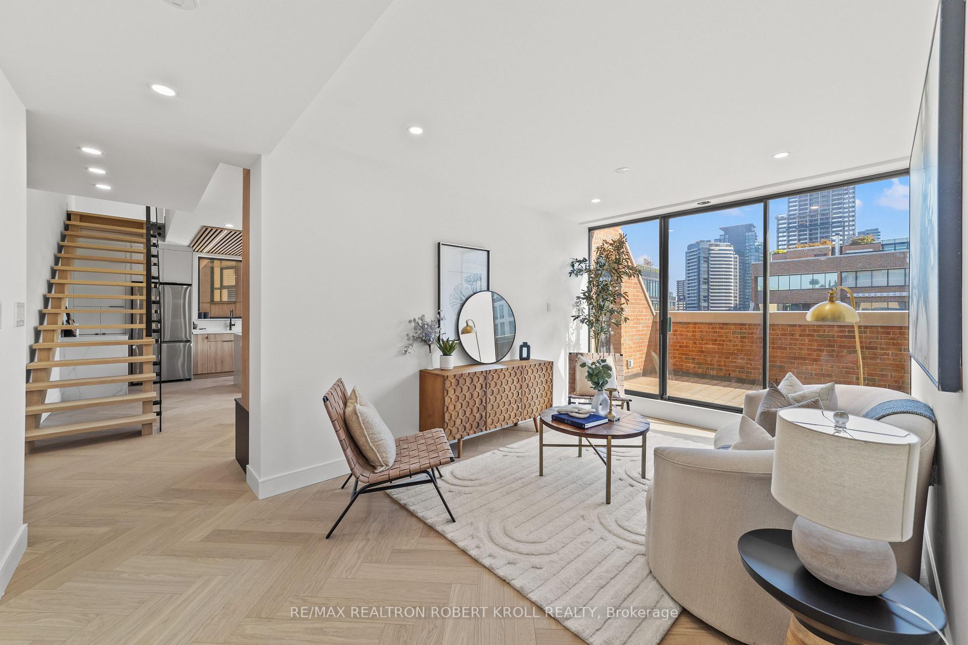 #602 - 55A Avenue Road, Toronto Unit: 602
