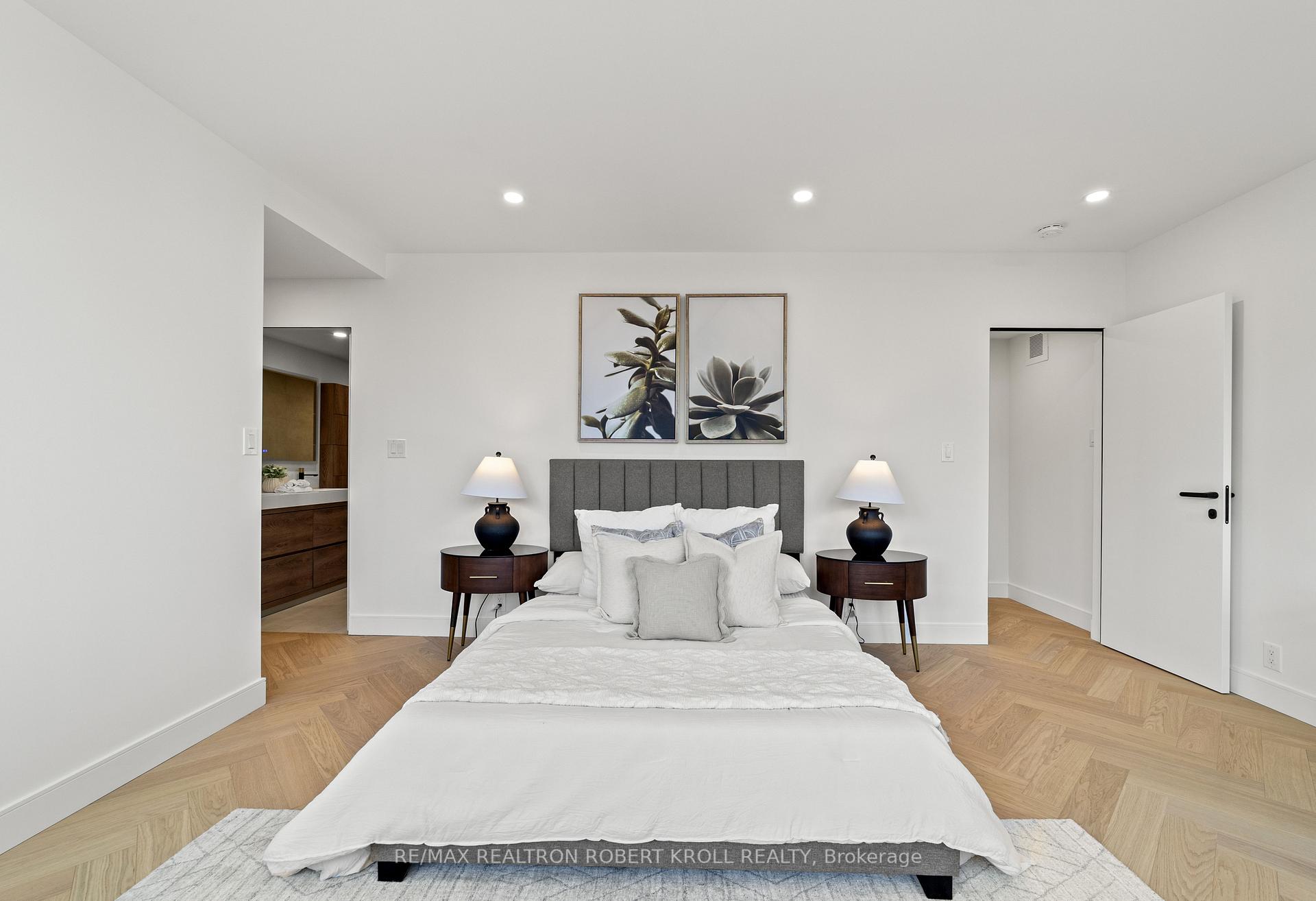 #602 - 55A Avenue Road, Toronto Unit: 602