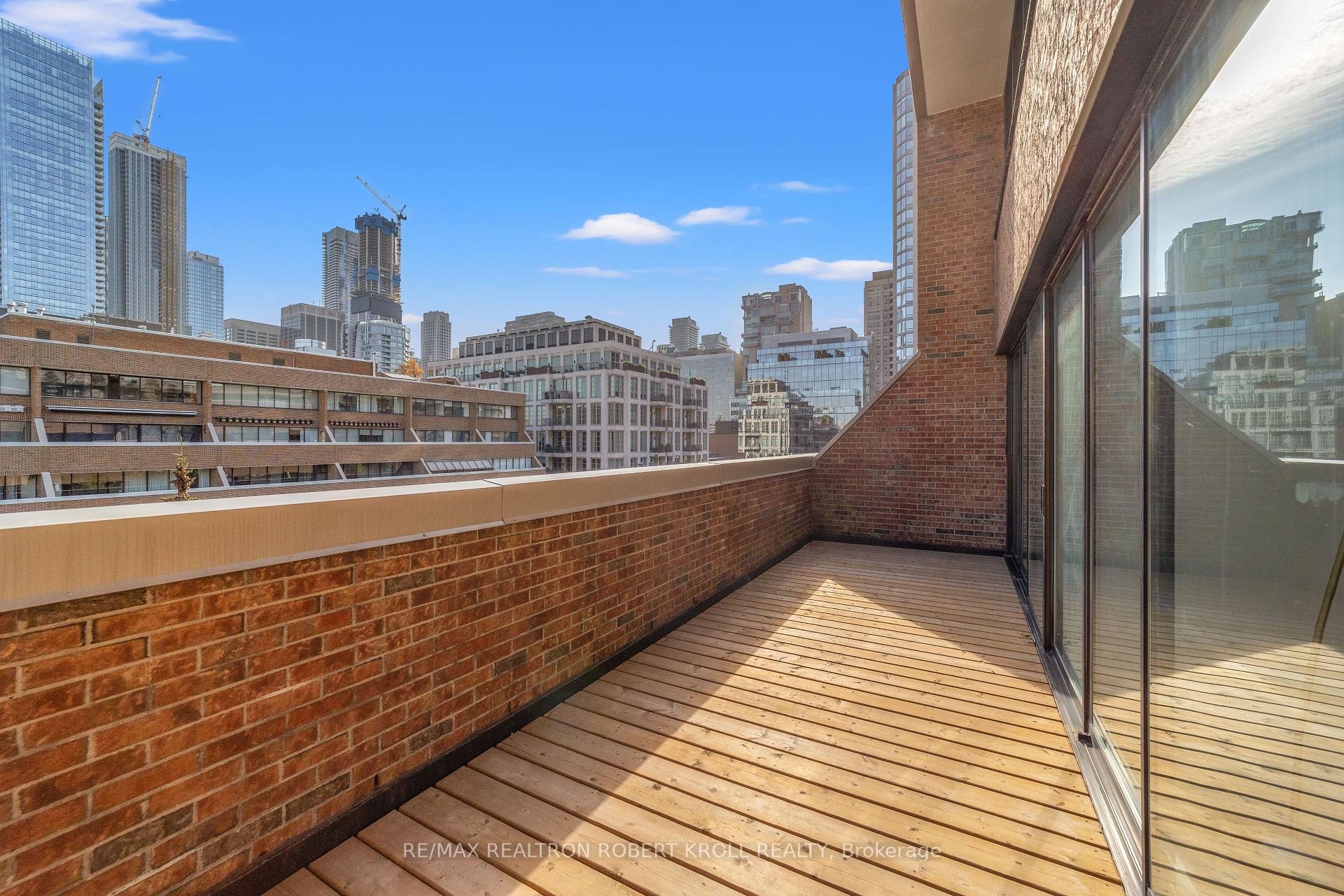 #602 - 55A Avenue Road, Toronto Unit: 602