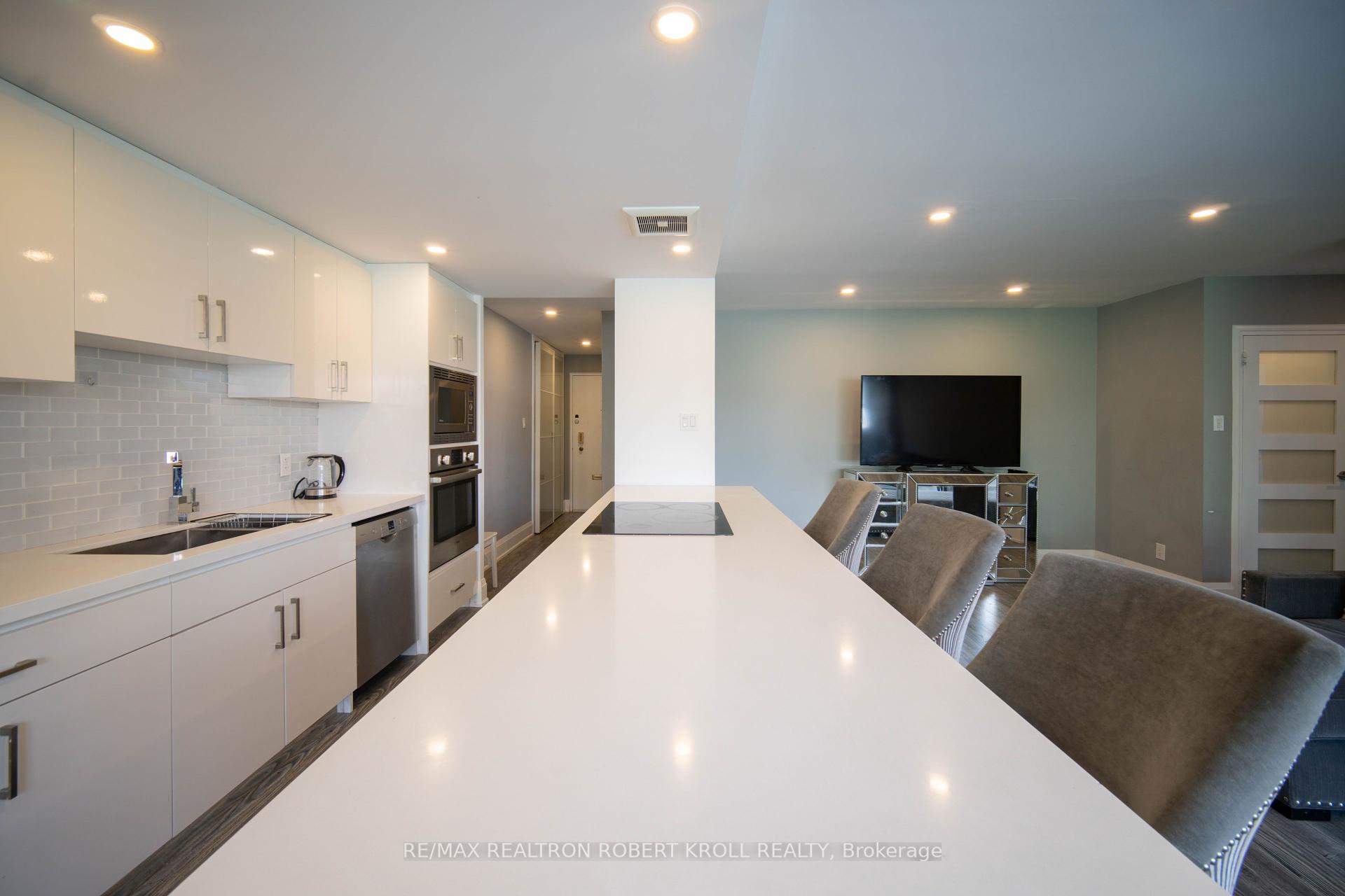 #506 - 60 Montclair Avenue, Toronto Unit: 506