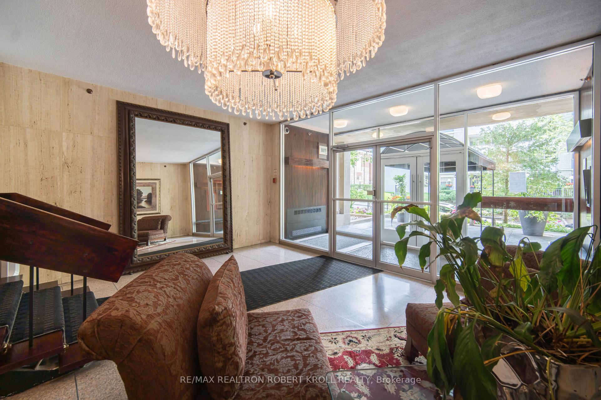 #506 - 60 Montclair Avenue, Toronto Unit: 506