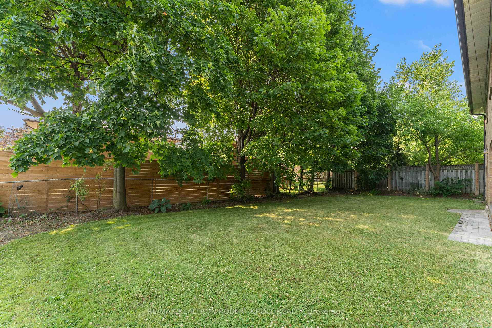 142 Faywood Boulevard, Toronto C06