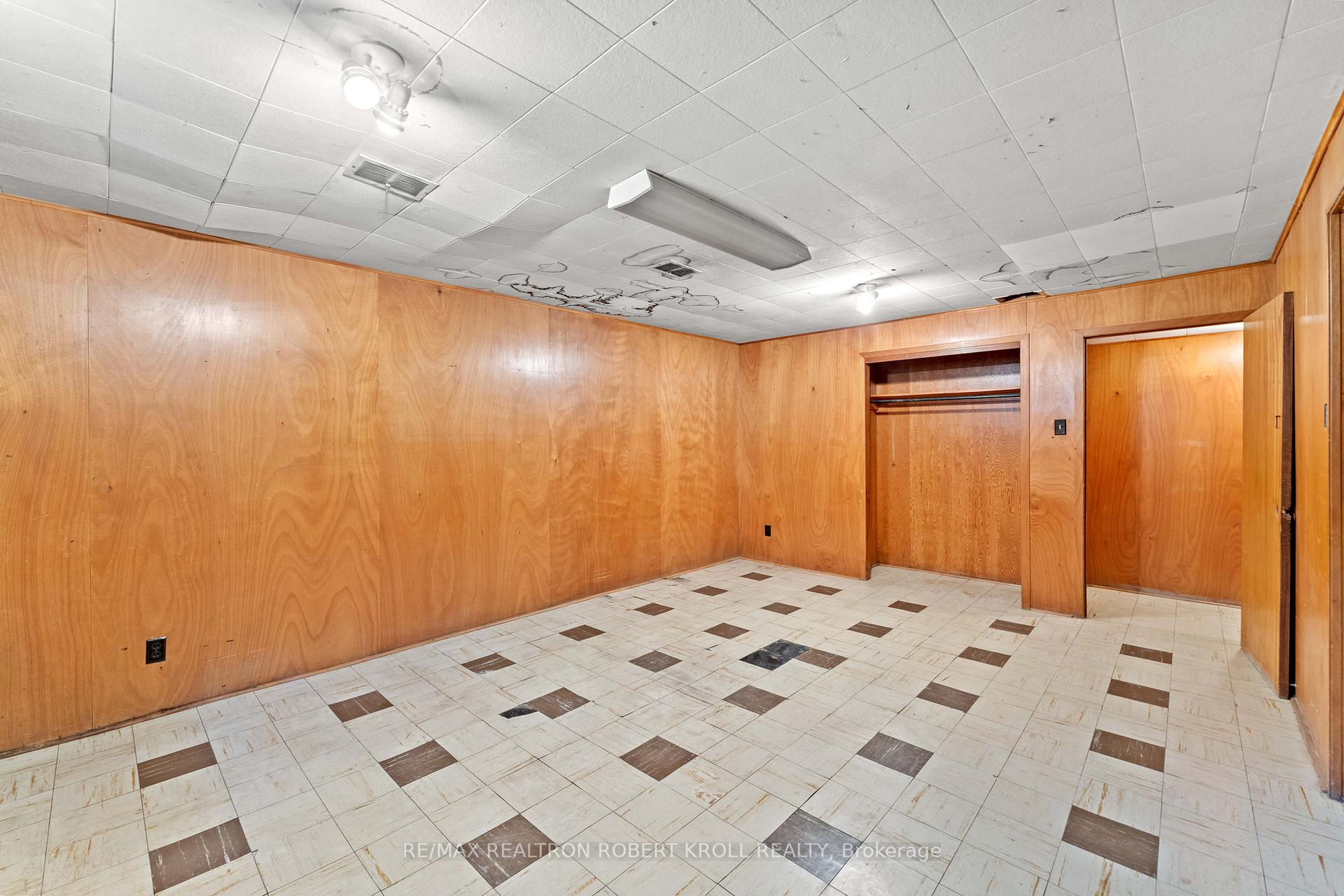 142 Faywood Boulevard, Toronto C06