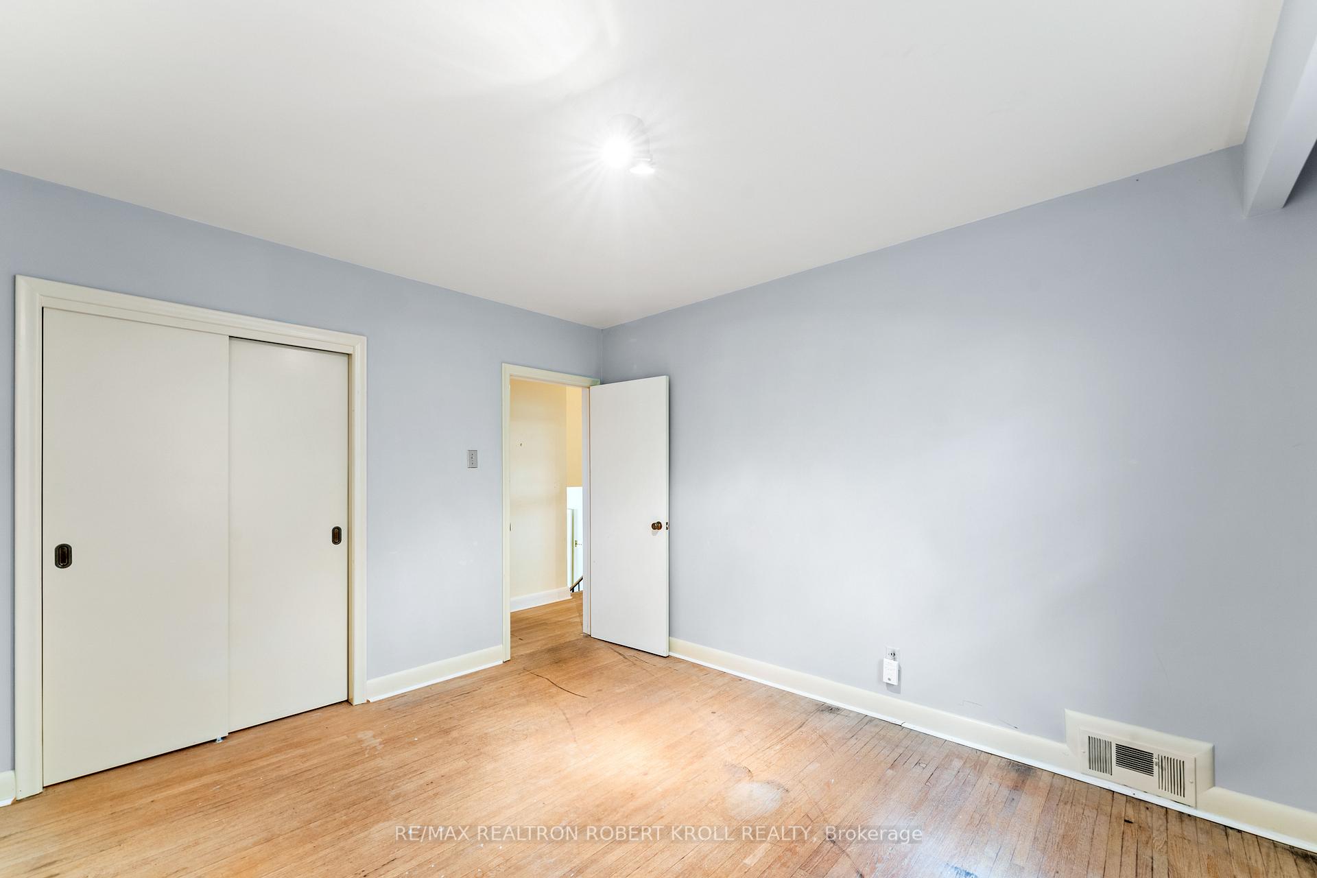 142 Faywood Boulevard, Toronto C06