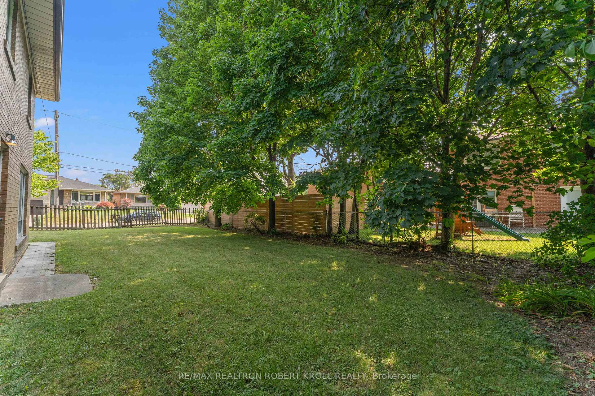 142 Faywood Boulevard, Toronto C06