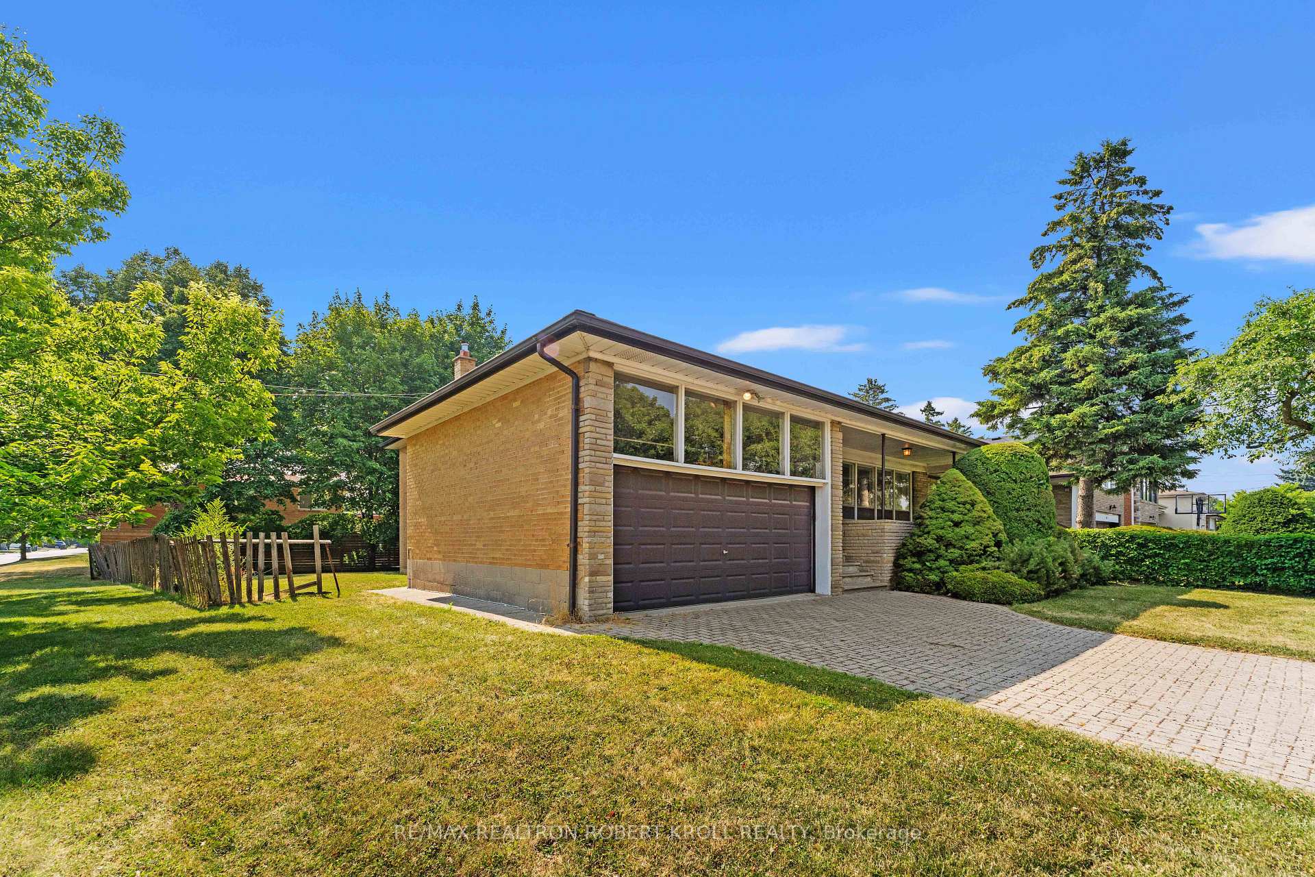 142 Faywood Boulevard, Toronto C06