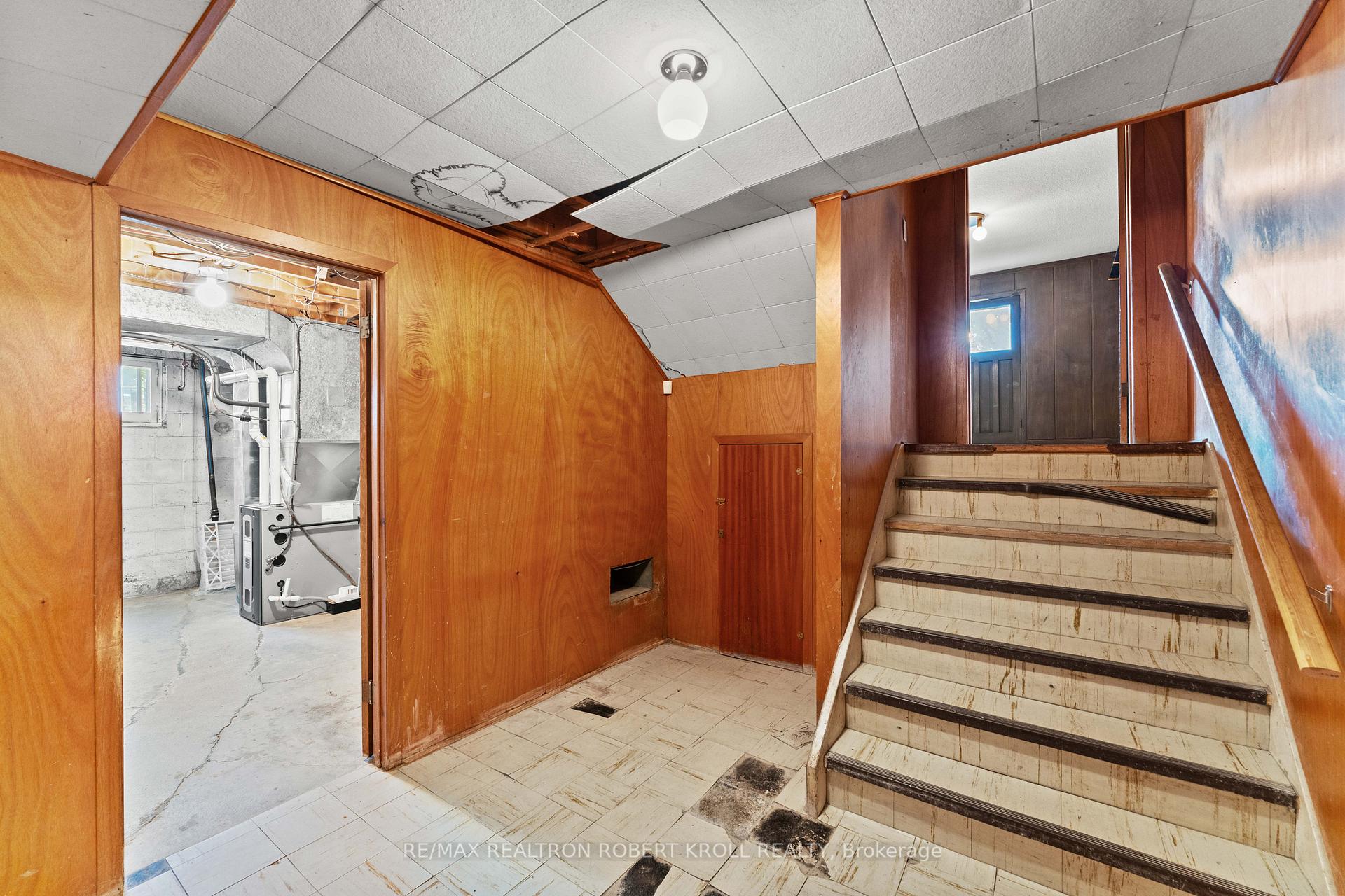 142 Faywood Boulevard, Toronto C06