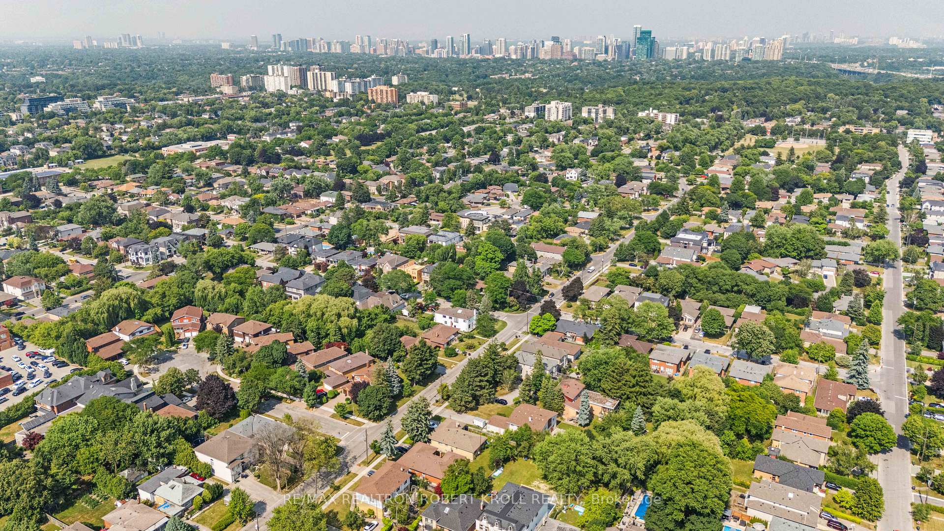 142 Faywood Boulevard, Toronto C06