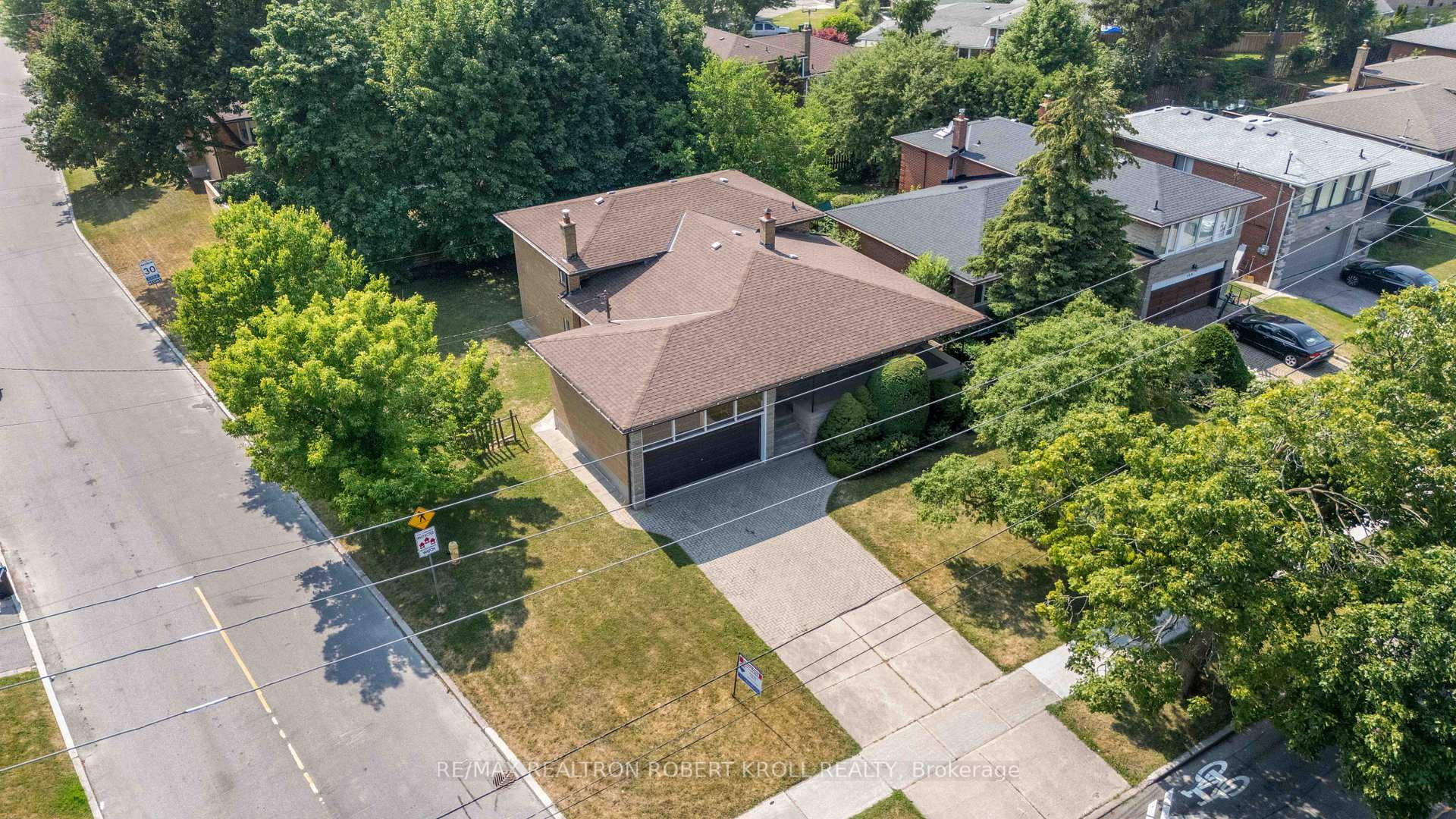 142 Faywood Boulevard, Toronto C06