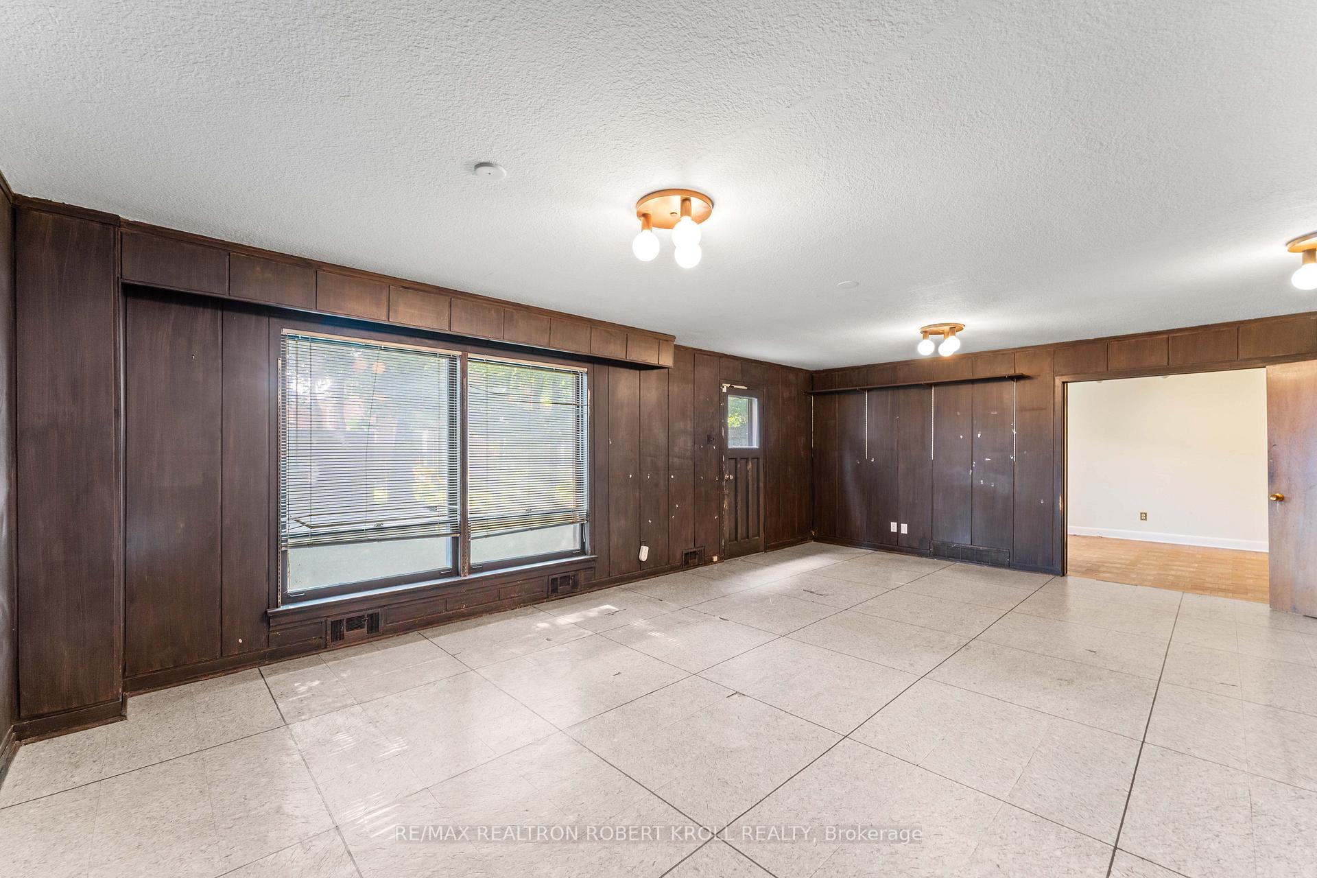 142 Faywood Boulevard, Toronto C06
