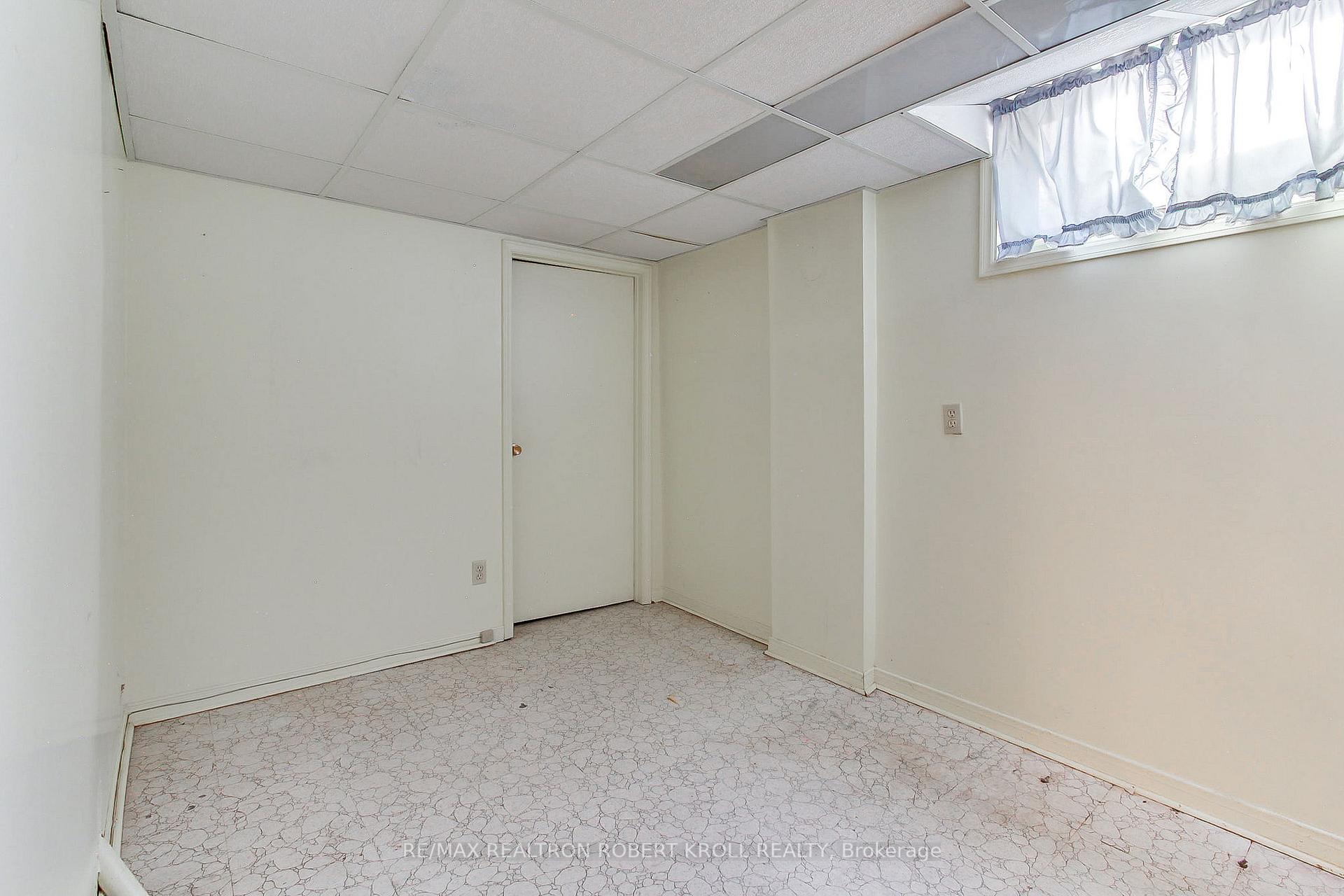 136 Stillwater Crescent