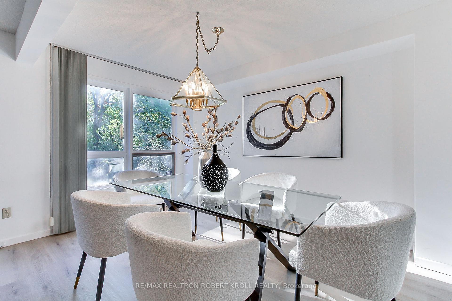 136 Stillwater Crescent