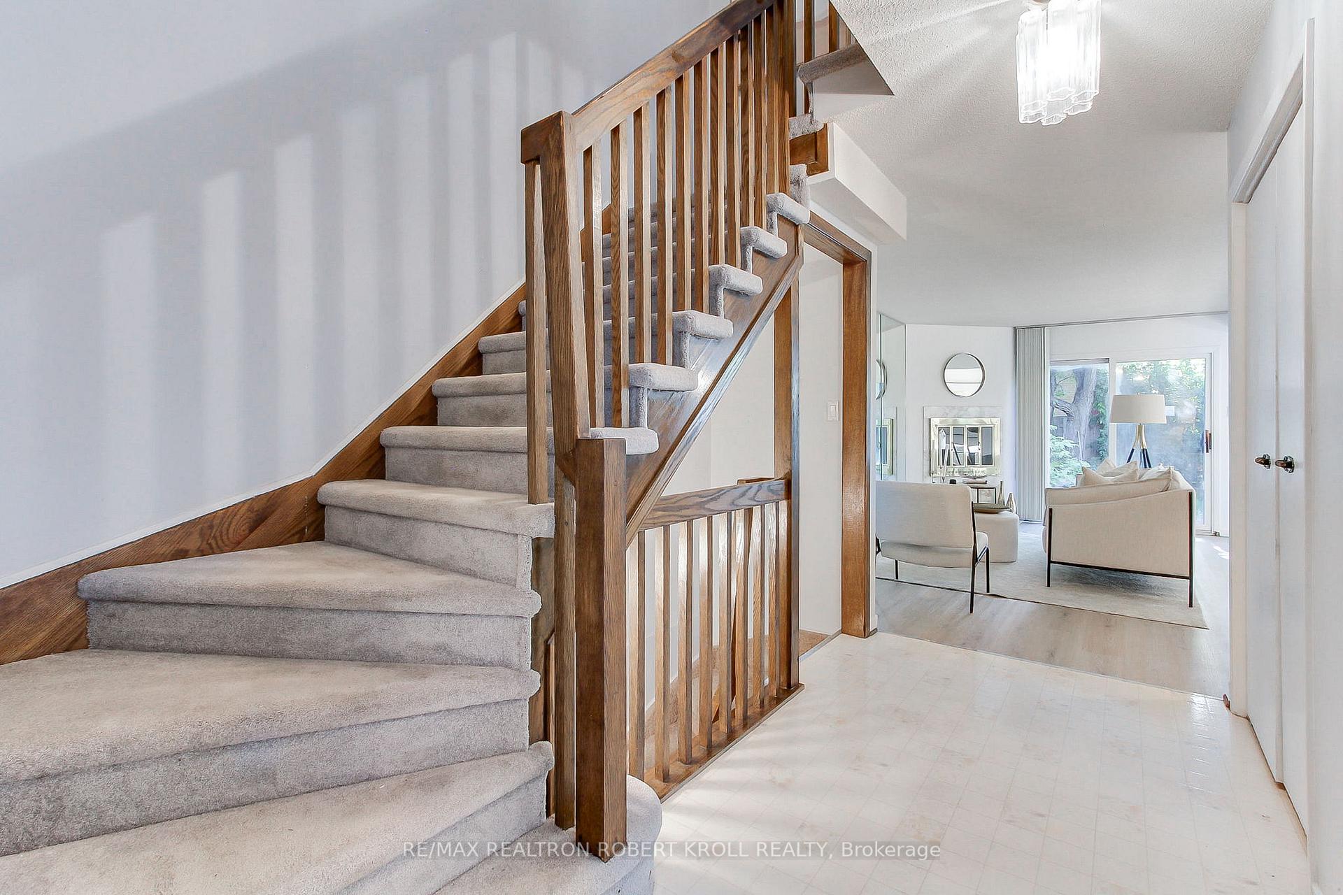 136 Stillwater Crescent