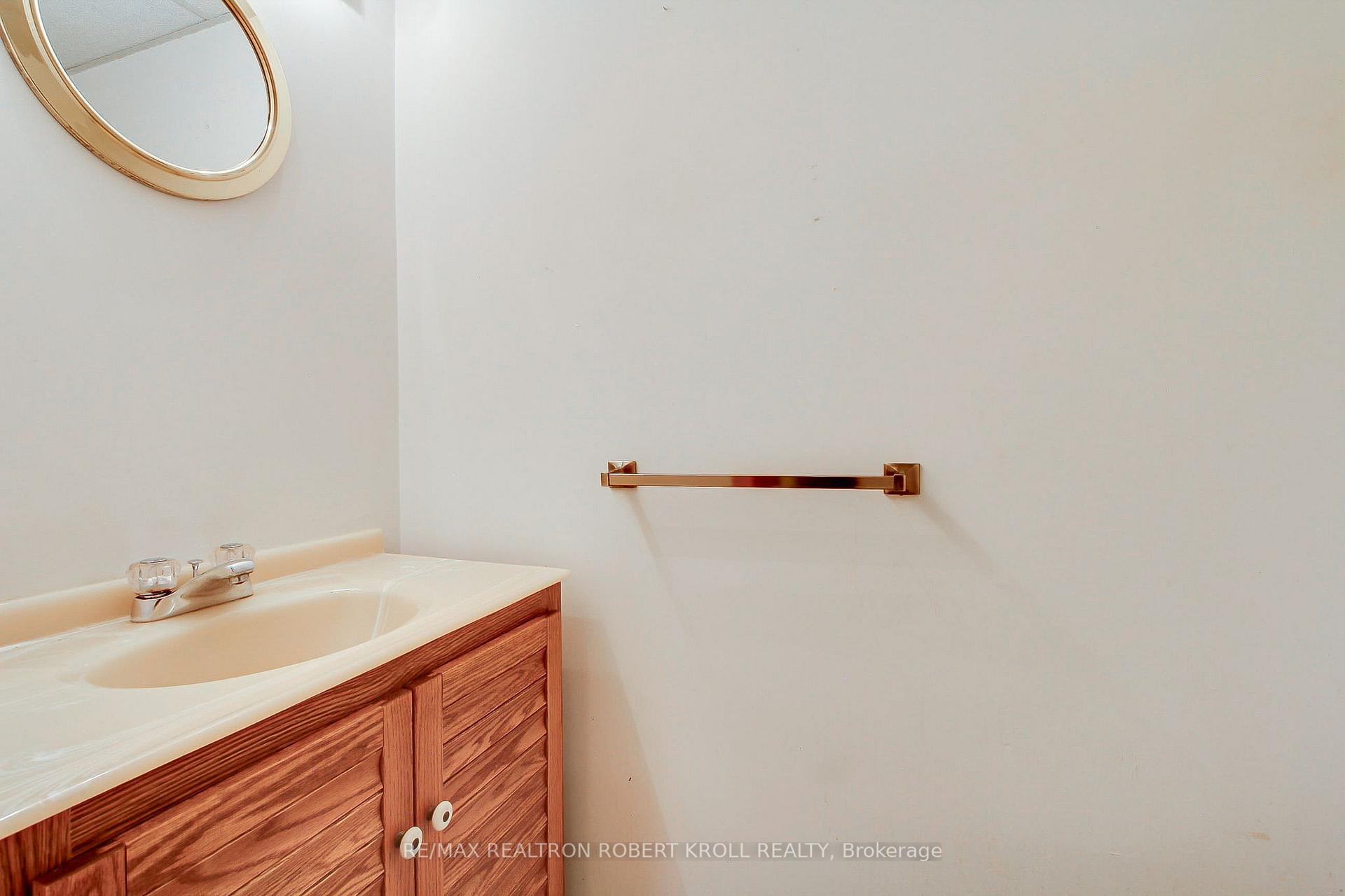 136 Stillwater Crescent